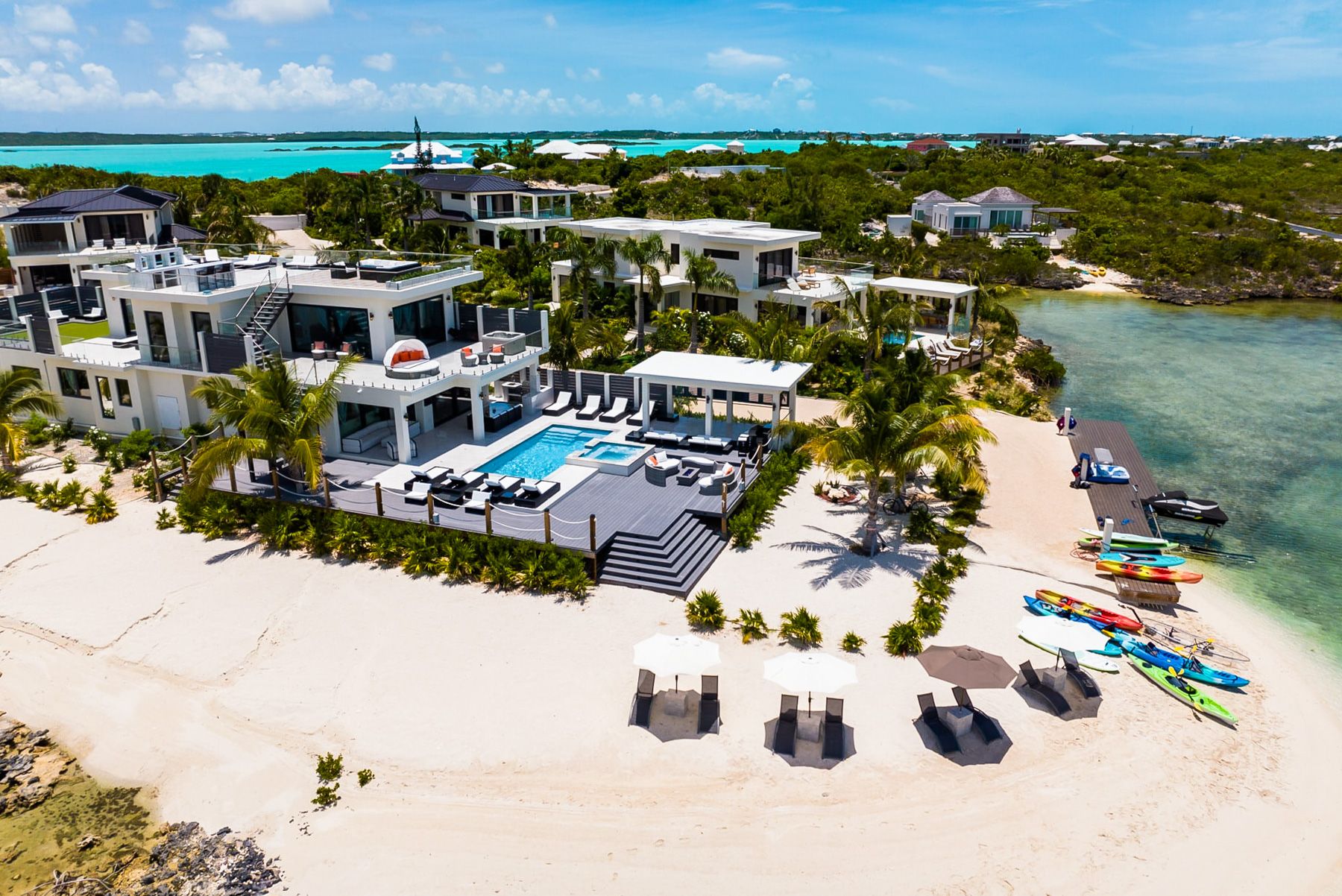 Villa Zéphyr Jolly Harbour: 4-Bedroom Seaview Villa with Hot Tub and Water Sports in Tur