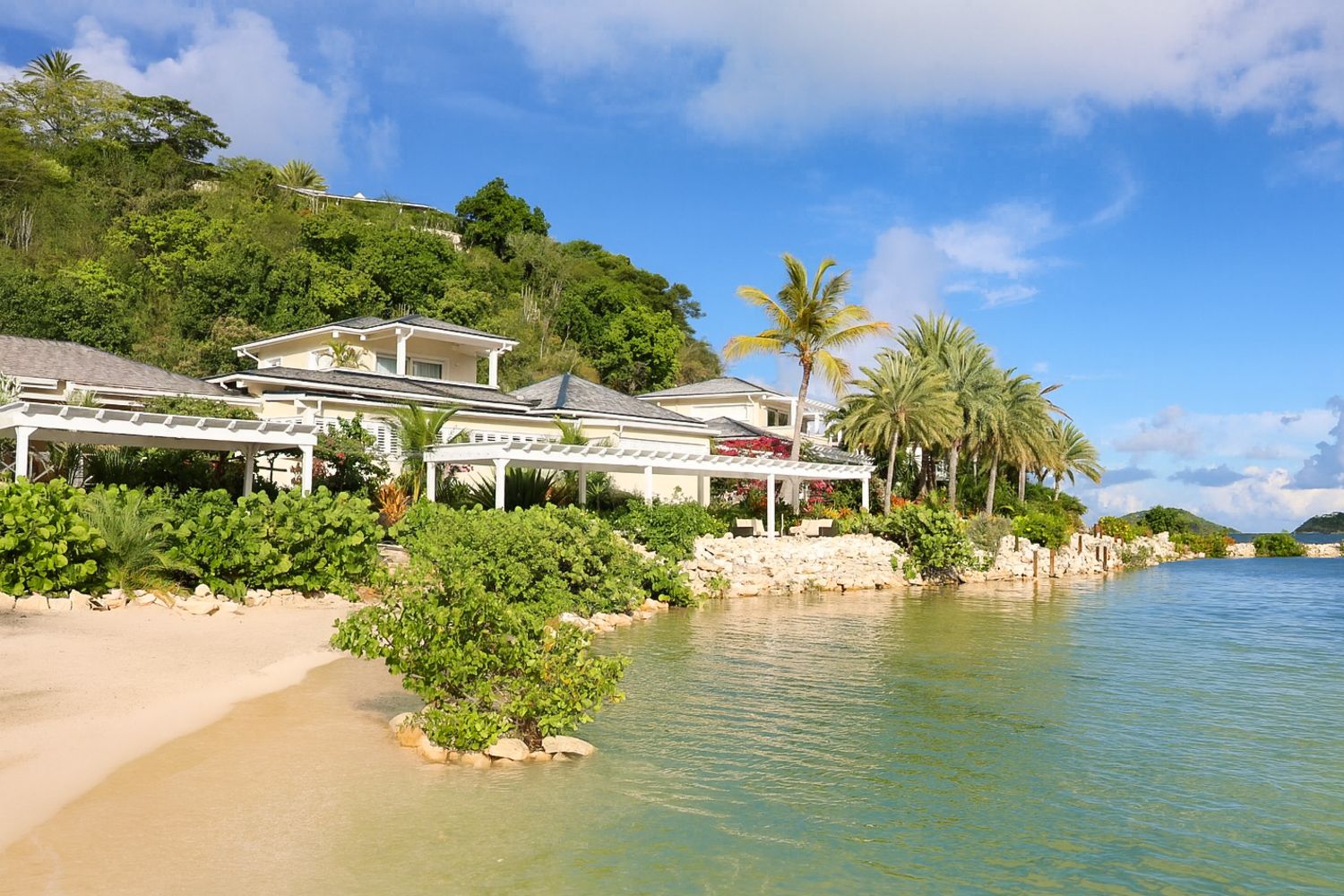 Villa Zéphyr Nonsuch Antigua: 5-Bedroom Beachfront Luxury Villa Rental Nonsuch Bay with Sp