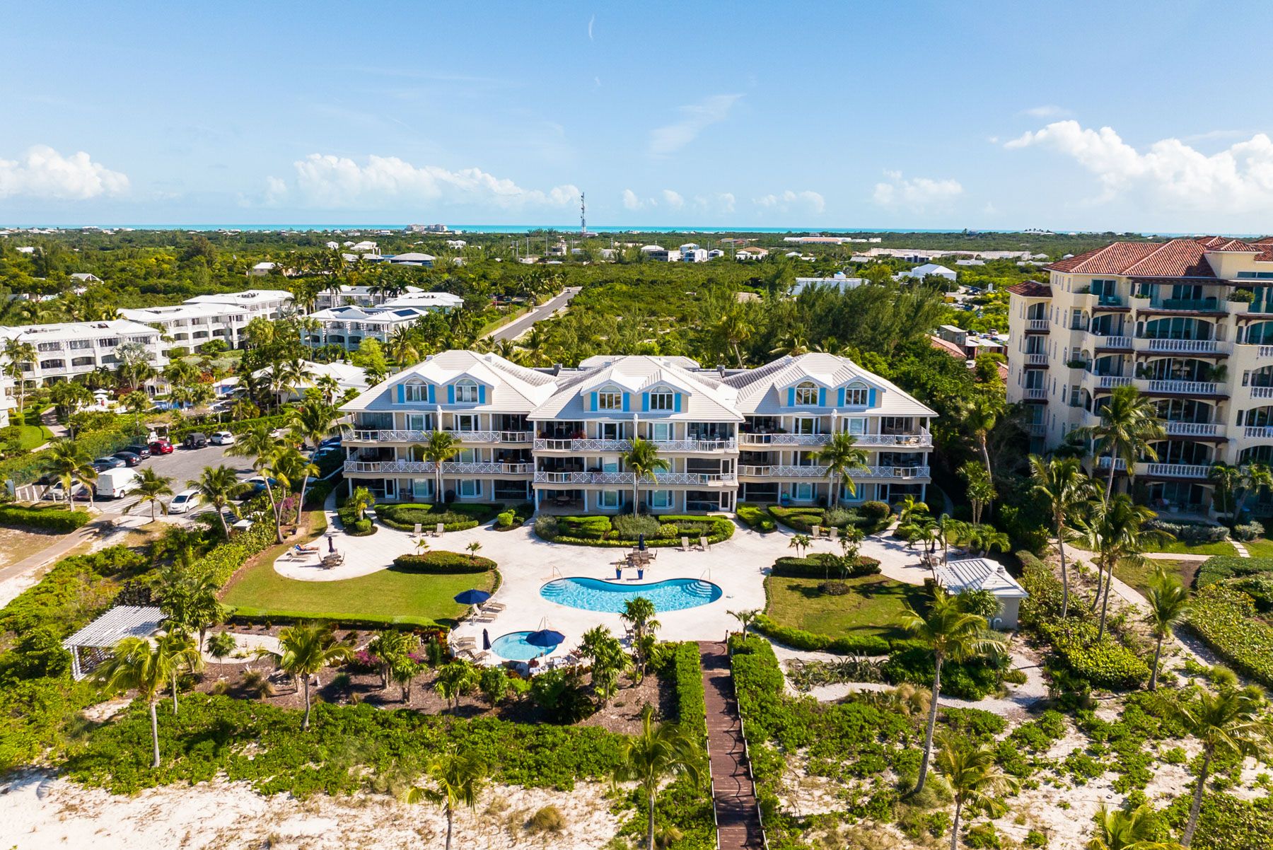 Villa Zéphyr Pelican Caribbean: 3-Bedroom Beachfront Penthouse on Grace Bay Beach, Turks and
