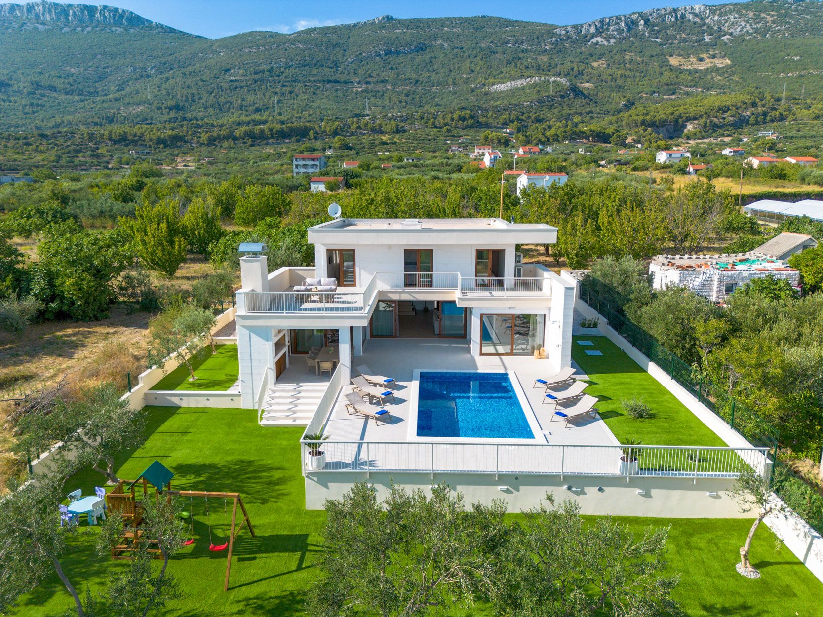 Villa Zlatna Kaštilac Split: 4-Bedroom Private Pool & Seaview Villa Near Split, Croatia