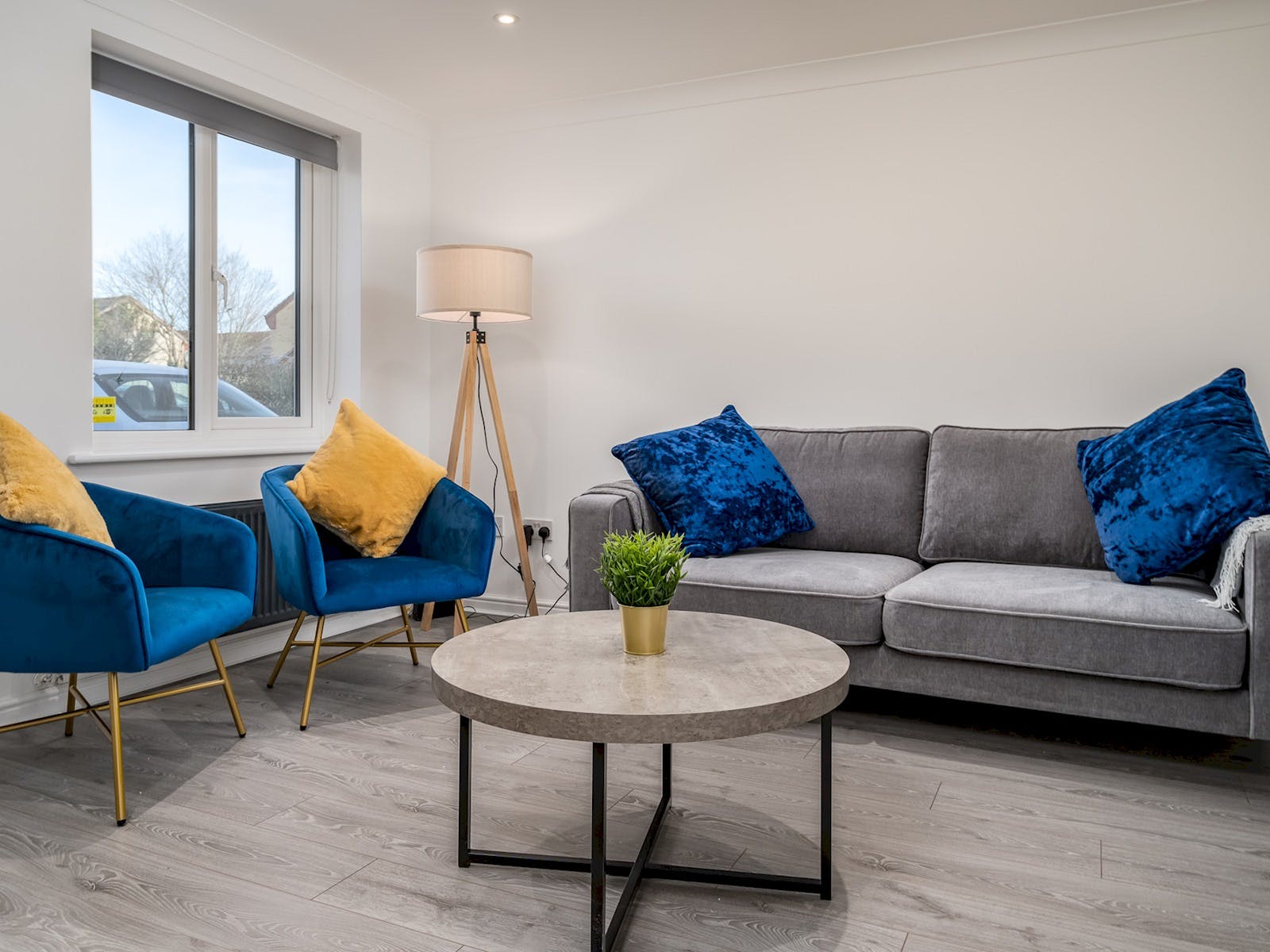 Apartment Helm Caerelon Edgware: Spacious 4-Bedroom Apartment with Spa and Parking, Edgware Road