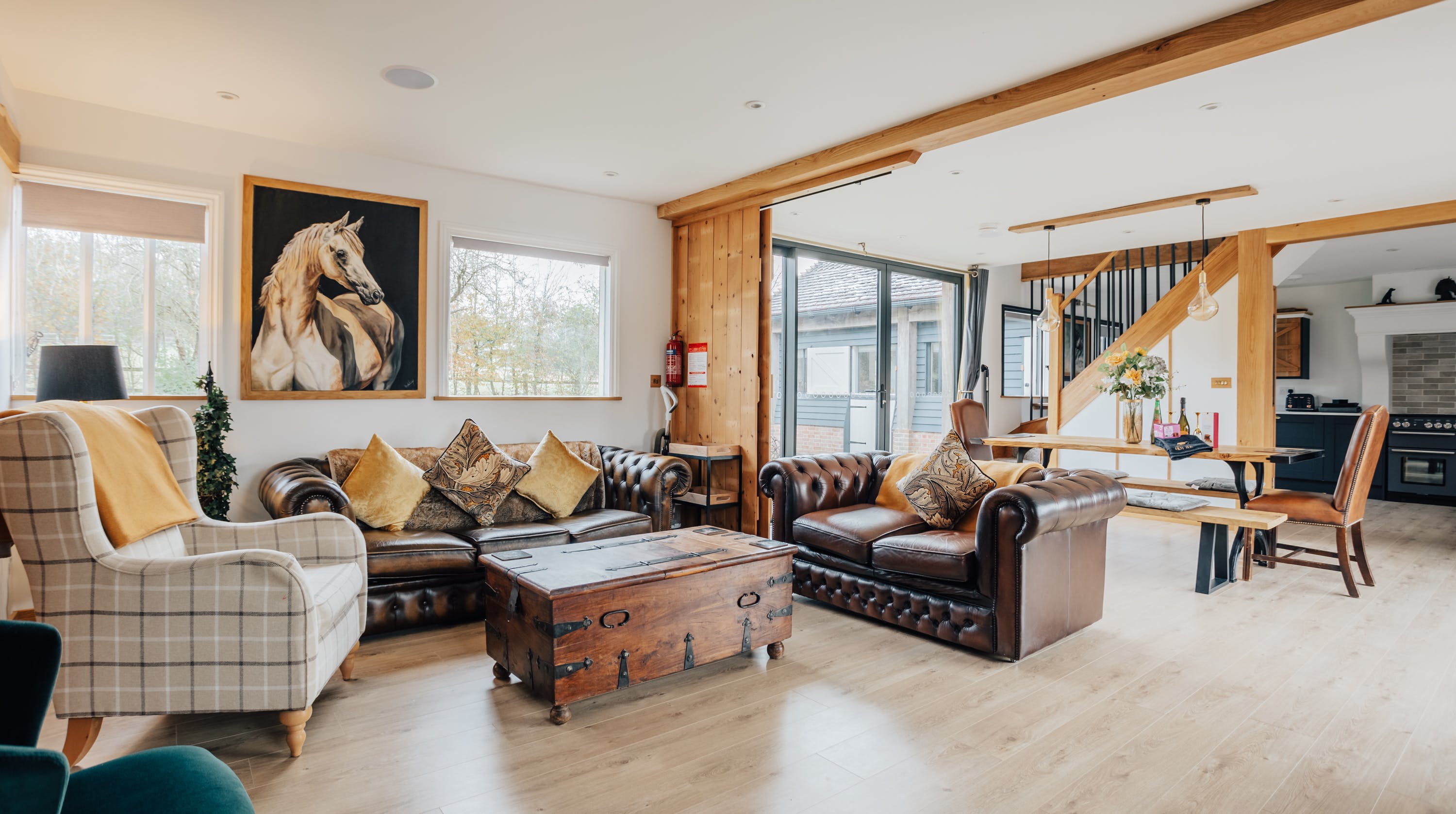 Apartment Helm Frailing Chichester: Luxury 3-Bedroom Apartment with Hot Tub and Fireplace, Chichester