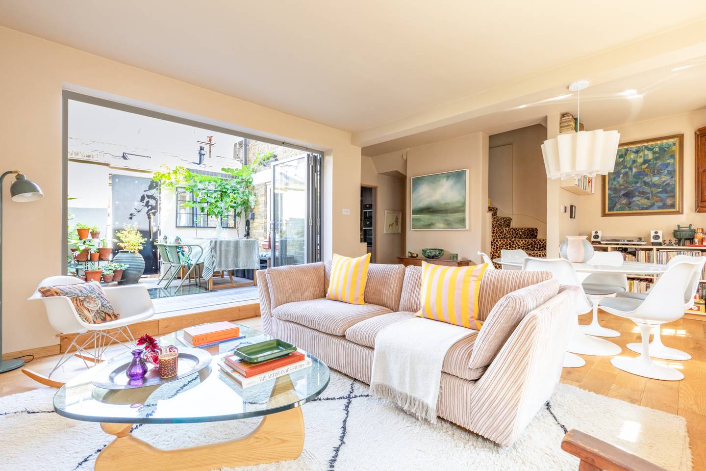 Apartment Helm Frailty Marylebone: Luxury 3-Bedroom Apartment with Spa Sauna in Marylebone London