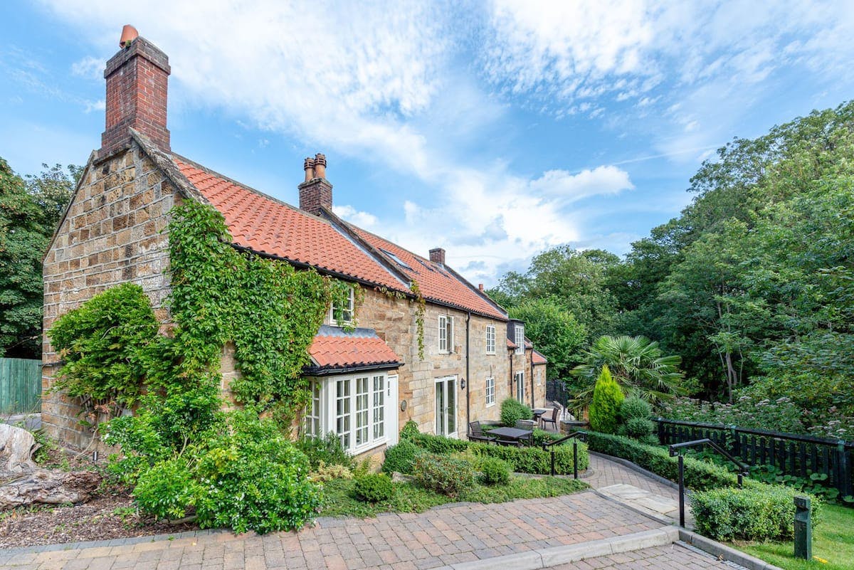 Apartment Helm Fraisthorpe Whitby: Charming 2-Bedroom Apartment with Sea Views and Spa Near Whitby Beach
