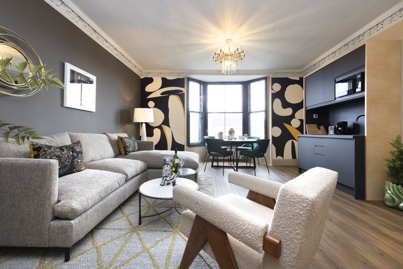 Apartment Helm Fraoch Calton: Luxury 1-Bedroom Apartment with Private Parking in New Town Edinburgh