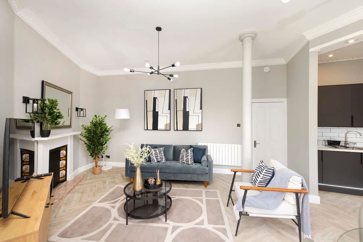 Apartment Helm Fraoch Castleview Edinburgh: Luxury 1-Bedroom Apartment with Spa and Castle Views, Edinburgh Old Town