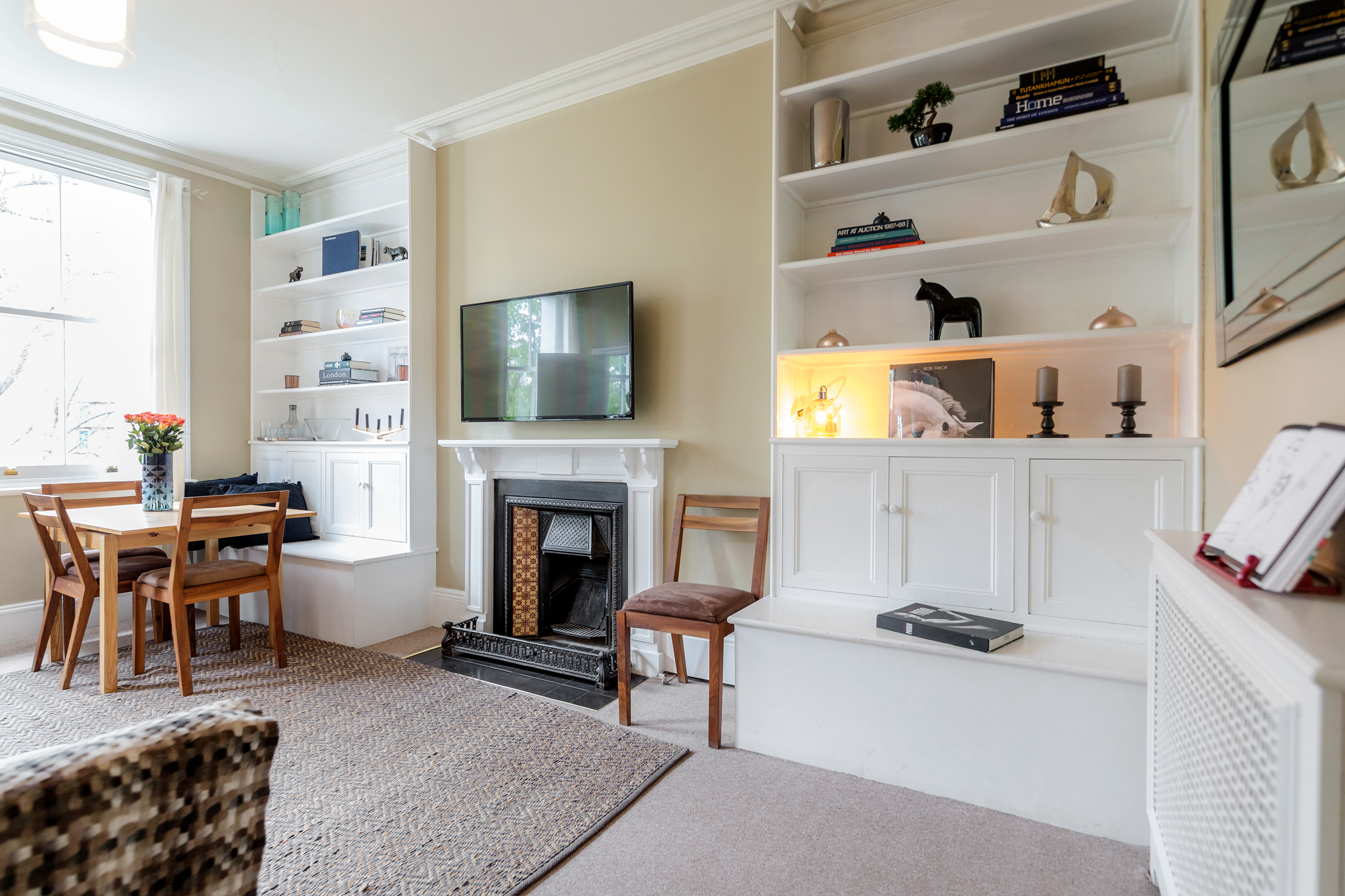 Apartment Helm Fraoch Nevern: Luxury 2-Bedroom Apartment with Spa Sauna, Earl’s Court London