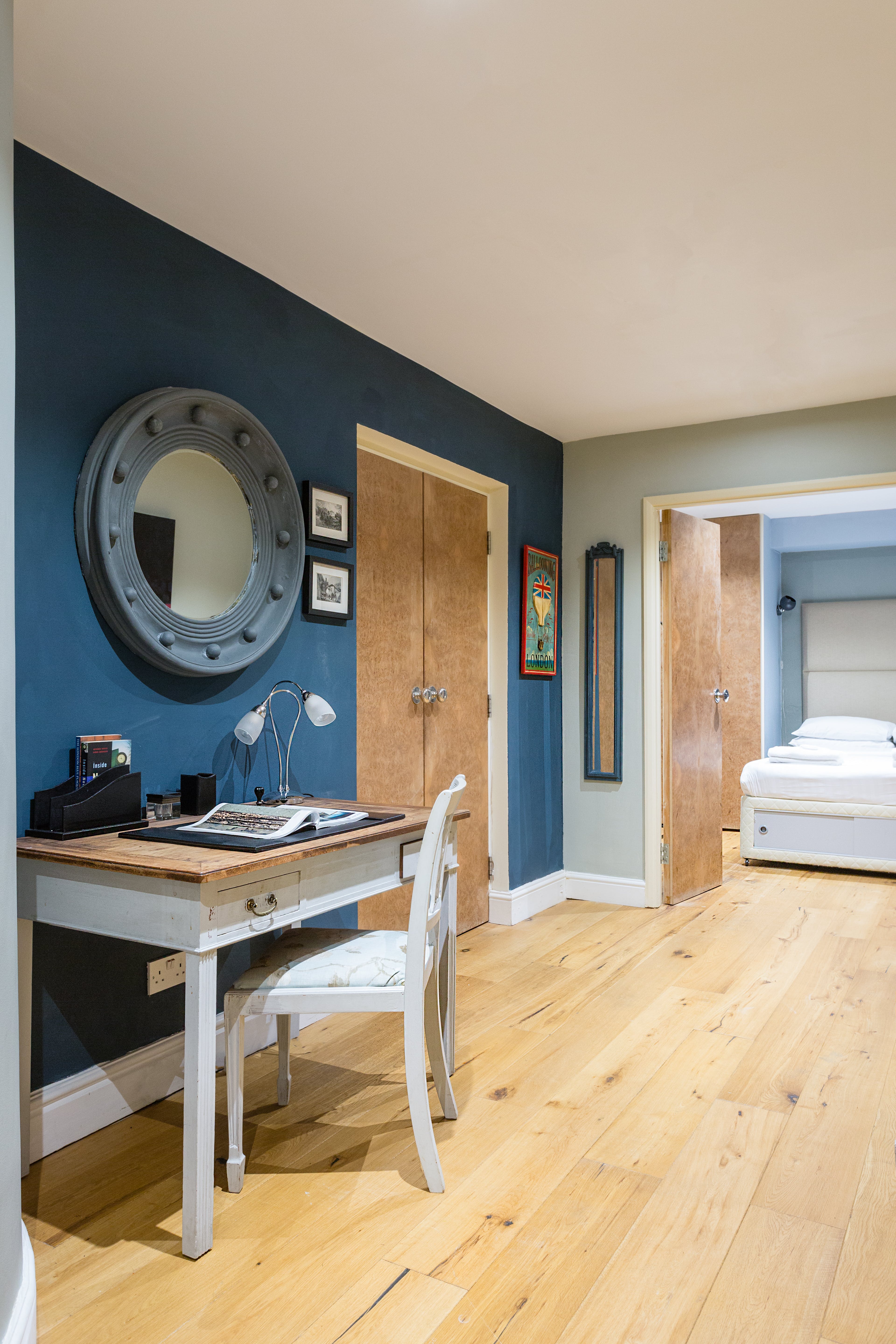 Apartment Helm Fraoch Queensgate London: Luxury 2-Bedroom Apartment with Spa and Family-Friendly Features, Bayswater London