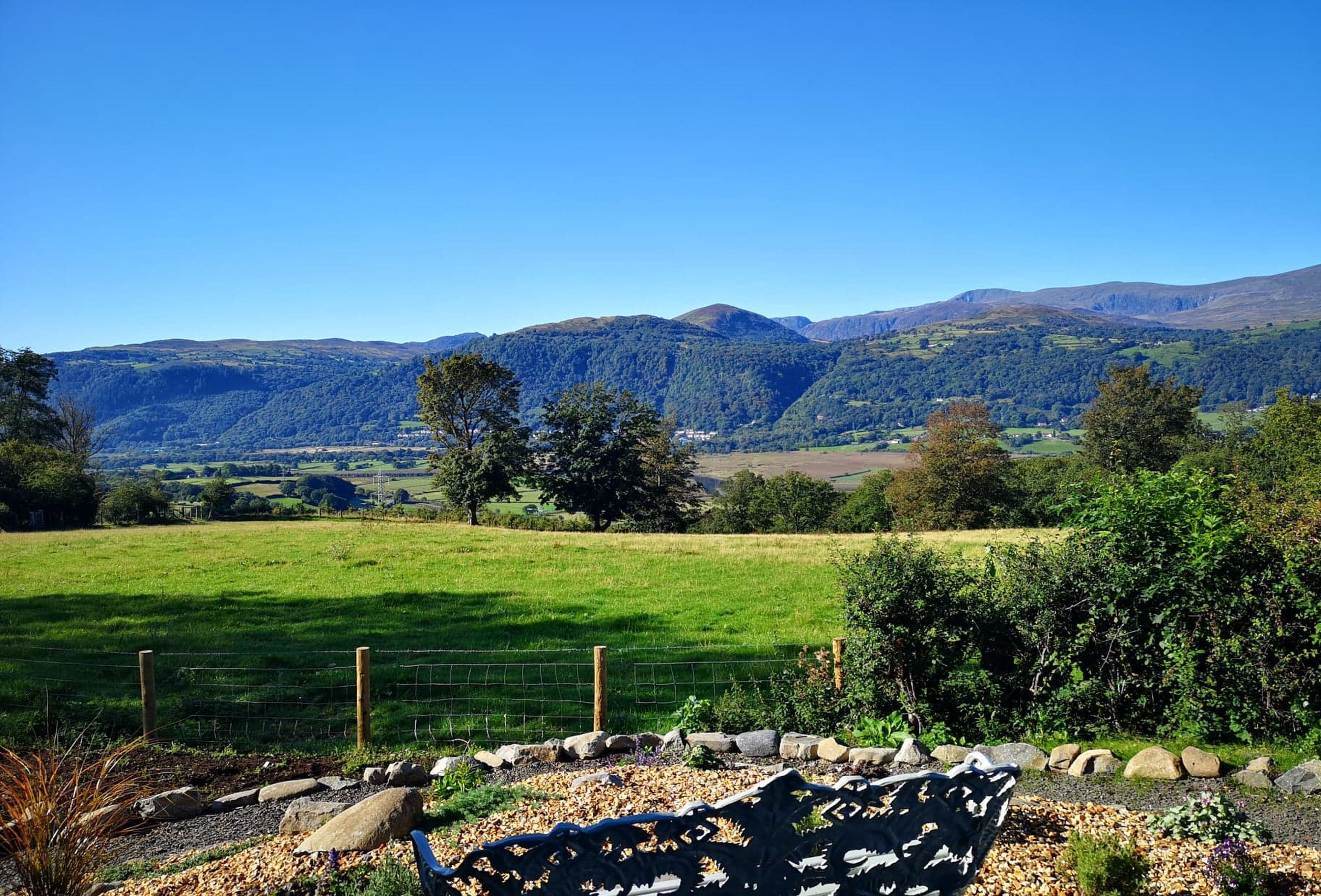 Apartment Helm Hawarden Conwy: Luxury 4-Bedroom Apartment with Countryside Views in Conwy
