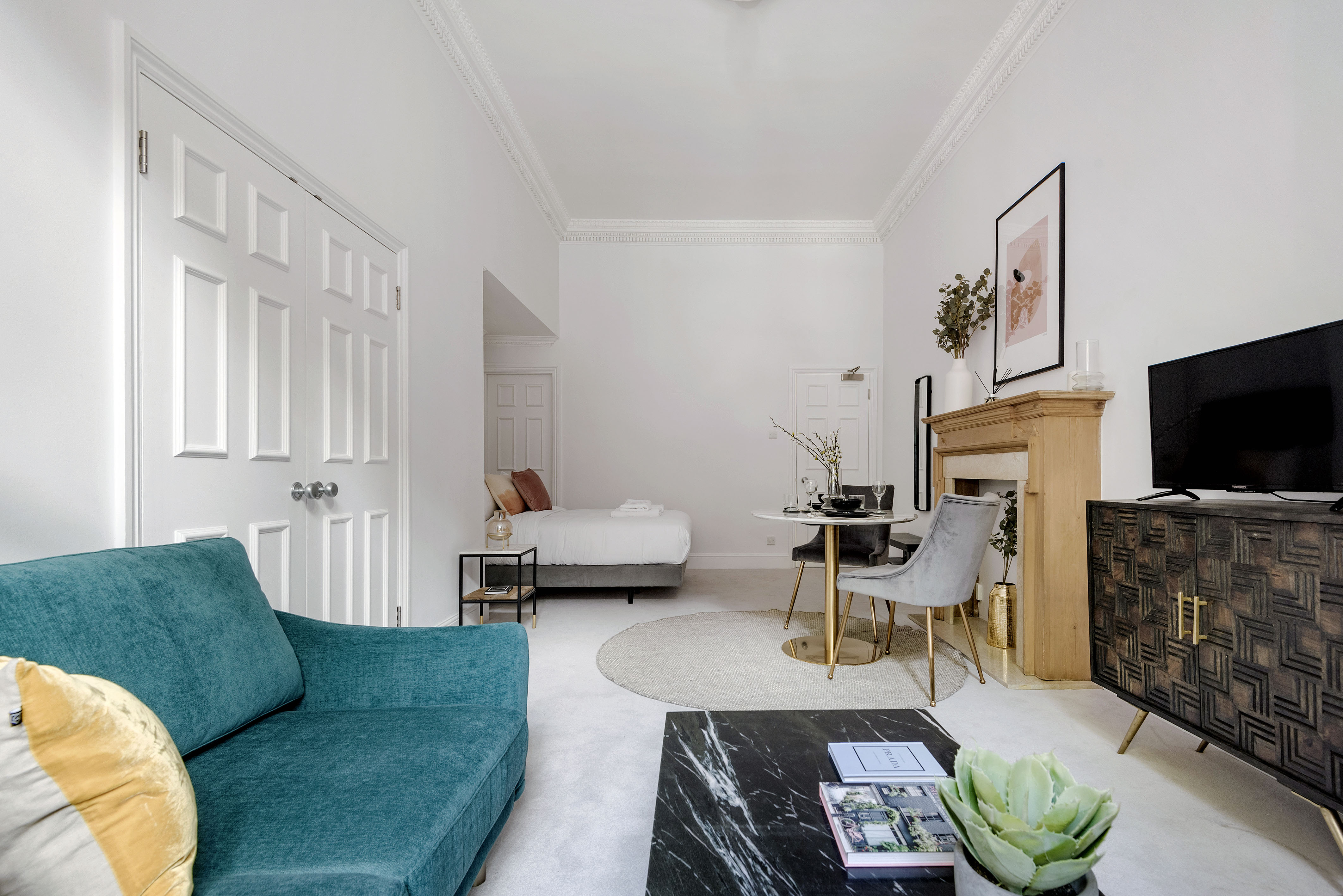 Apartment Helm Hawkesbury Belgravia: Luxury 1-Bedroom Apartment with Fireplace and Spa Sauna in Belgravia