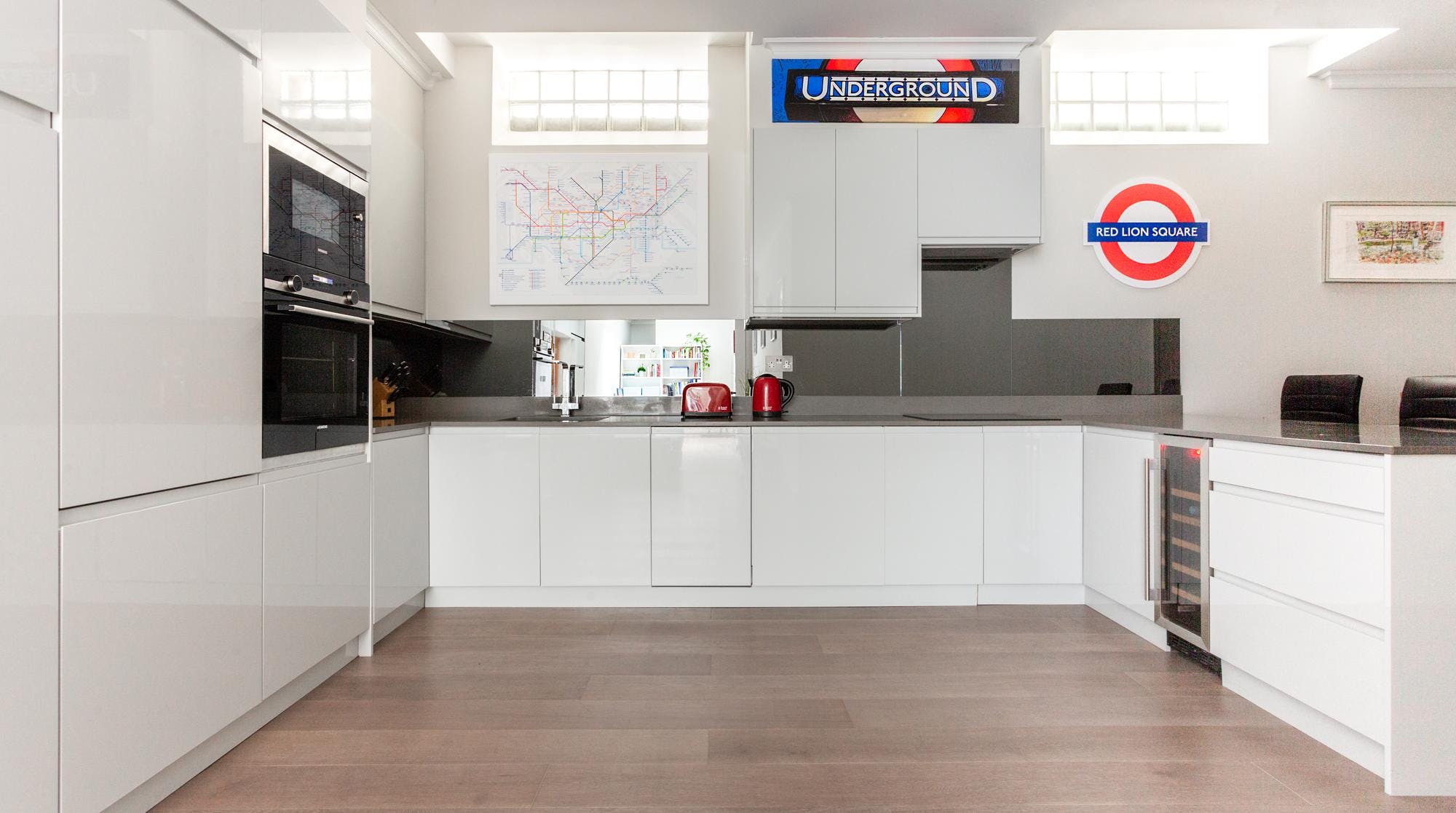 Apartment Helm Hawley Holborn: Luxury 2-Bedroom Apartment with Spa Sauna, Family-Friendly, Holborn London
