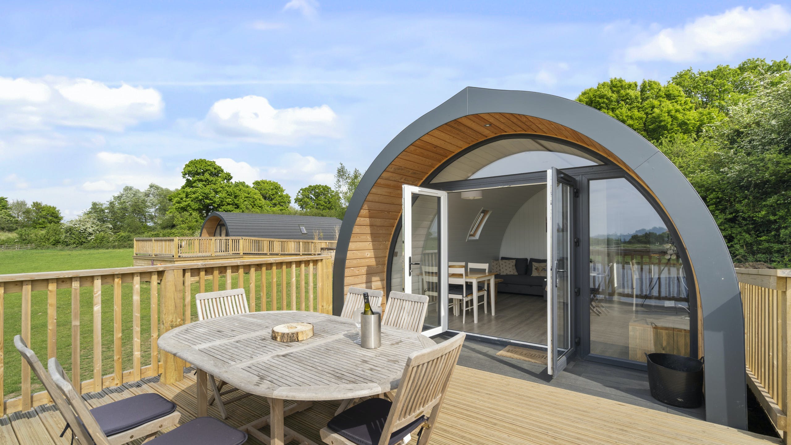 Apartment Helm Hawridge Hertford: Luxury 2-Bedroom Apartment with Hot Tub and Countryside Views, Hertfordshire