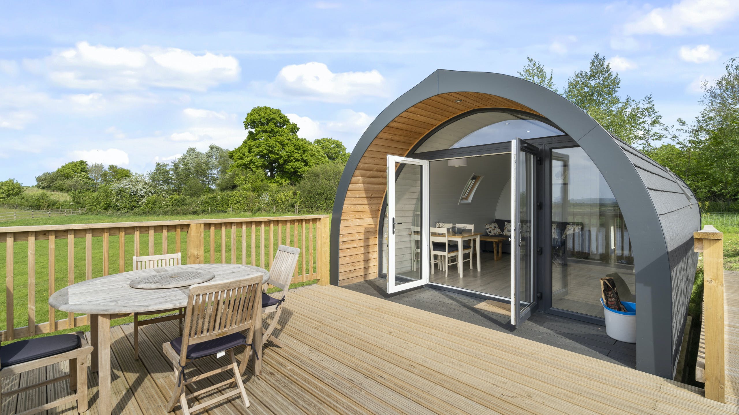 Apartment Helm Hawthorne Hertford: Luxury 2-Bedroom Apartment with Hot Tub and Lake Views, Hertfordshire