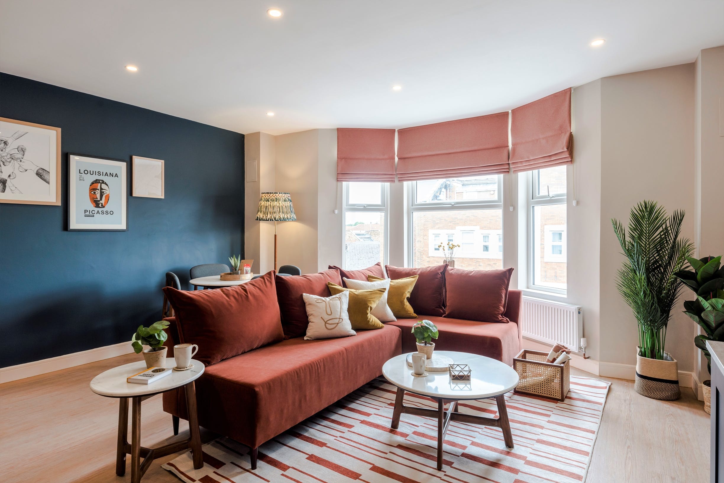 Apartment Helm Hawthorns White City: Luxury 2-Bedroom Apartment with Spa and Private Parking, White City London