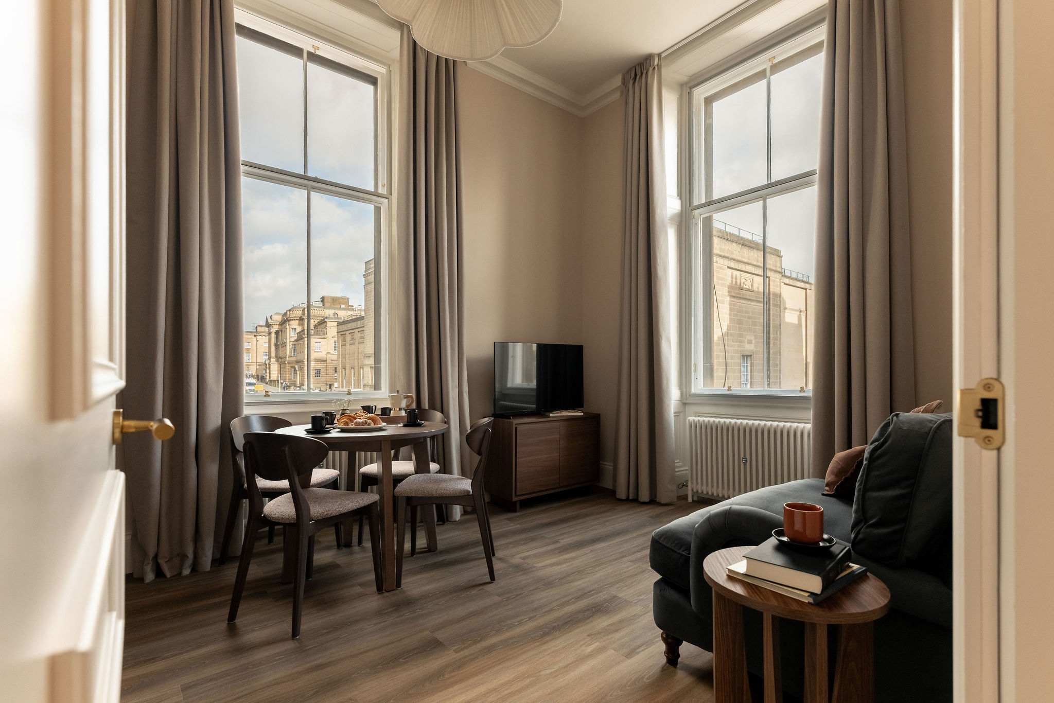 Apartment Helm Heather Castle: Luxury 2-Bedroom Apartment with Spa and Private Parking, Edinburgh Old Town