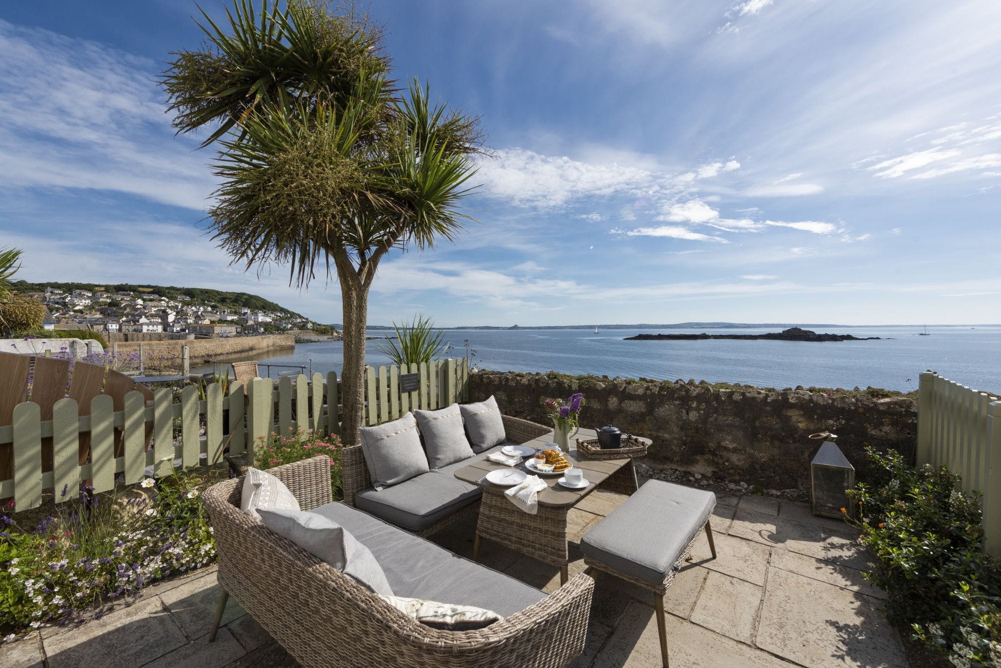 Apartment Helm Heather Chapel Mousehole: Luxury 2-Bedroom Apartment with Seaviews and Countryside, Mousehole Cornwall