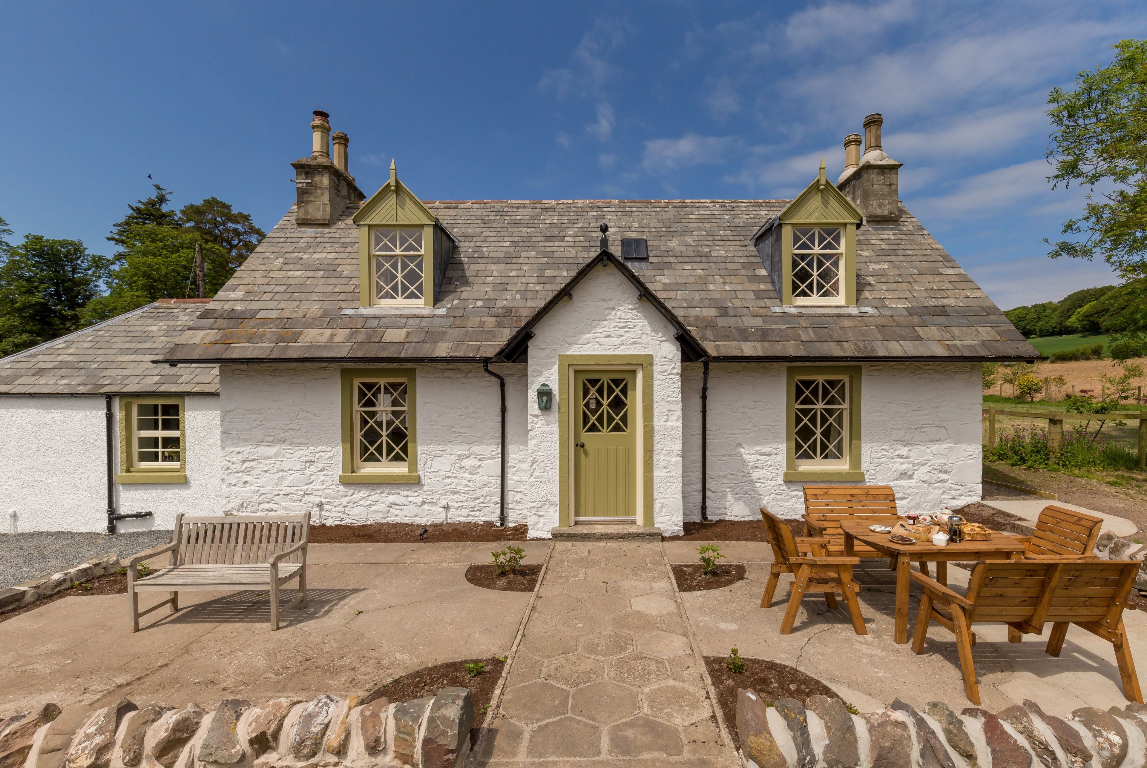 Apartment Helm Heather Corsewall Dumfries: Luxury 3-Bedroom Apartment with Fireplace and Sea Views, Dumfries