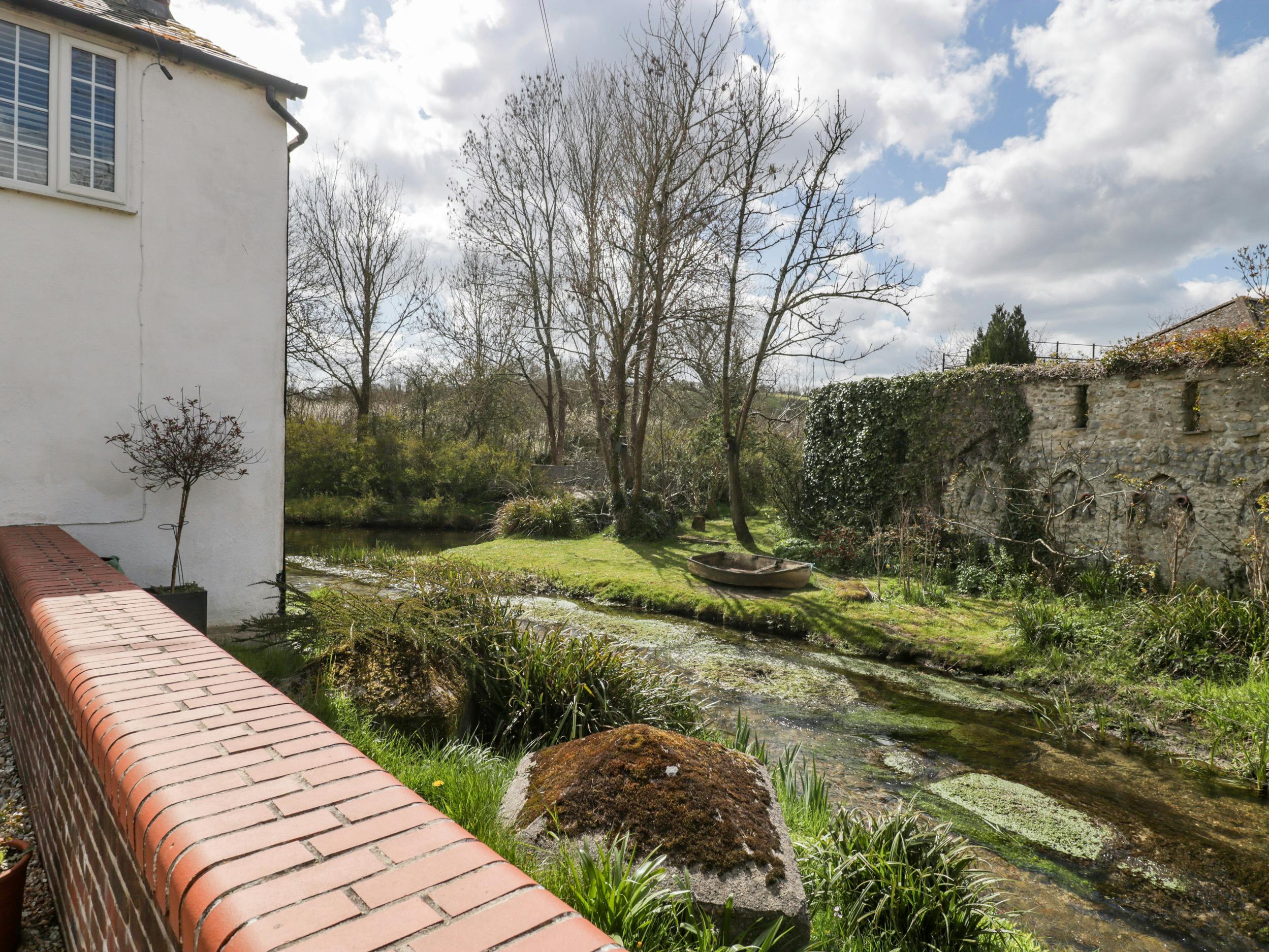 Apartment Helm Heather Frome Dorset: Luxury 3-Bedroom Apartment with Private Parking and Beach Nearby, Dorset AONB