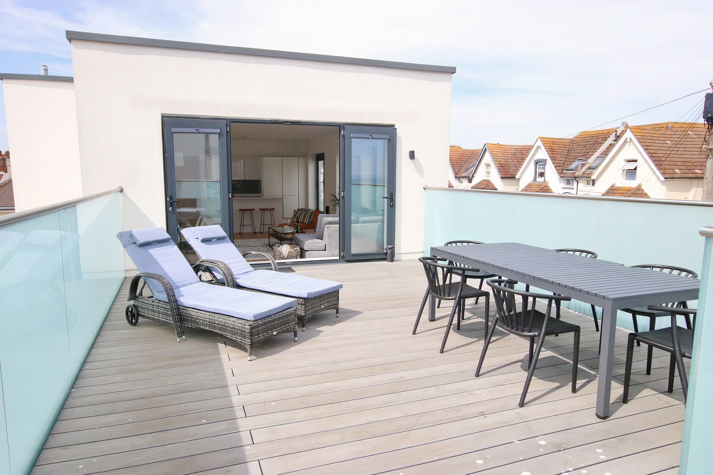 Apartment Helm Rowan Hangleton Hove: Contemporary 3-Bedroom Apartment with Sea Views and Spa, Hove