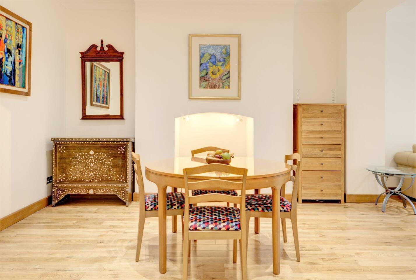 Apartment Helm Rowan Prestbury Cheltenham: Luxury 2-Bedroom Apartment with Spa Sauna and Private Parking, Cheltenham