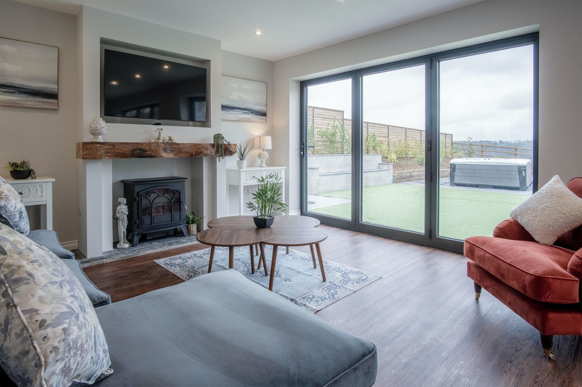 Apartment Helm Rowan Saundersfoot: Luxury 4-Bedroom Apartment with Hot Tub and Seaviews, Saundersfoot