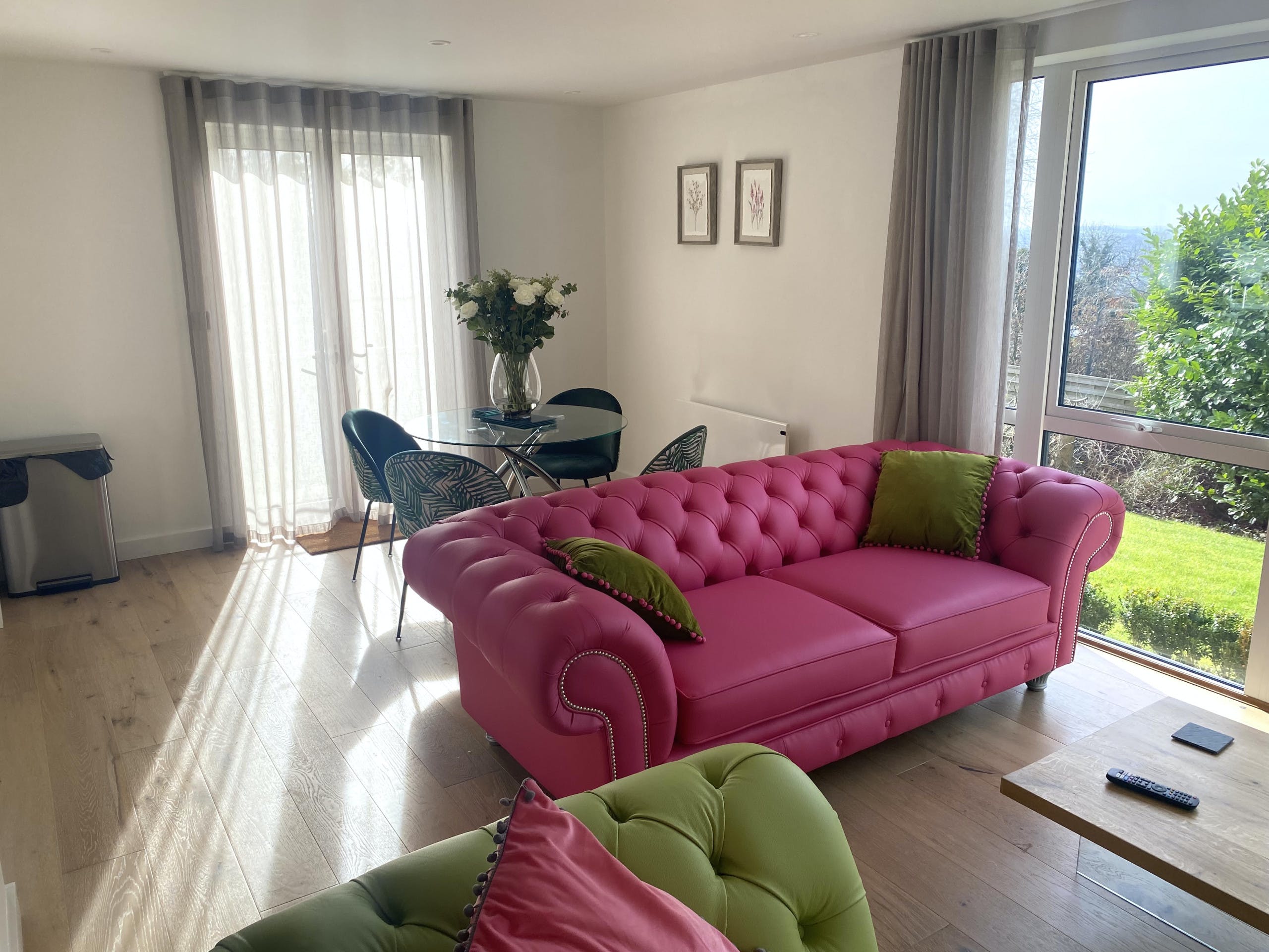 House Ruisseau Box Bath: Luxury 2-Bedroom Apartment with Private Parking, Somerset Bath