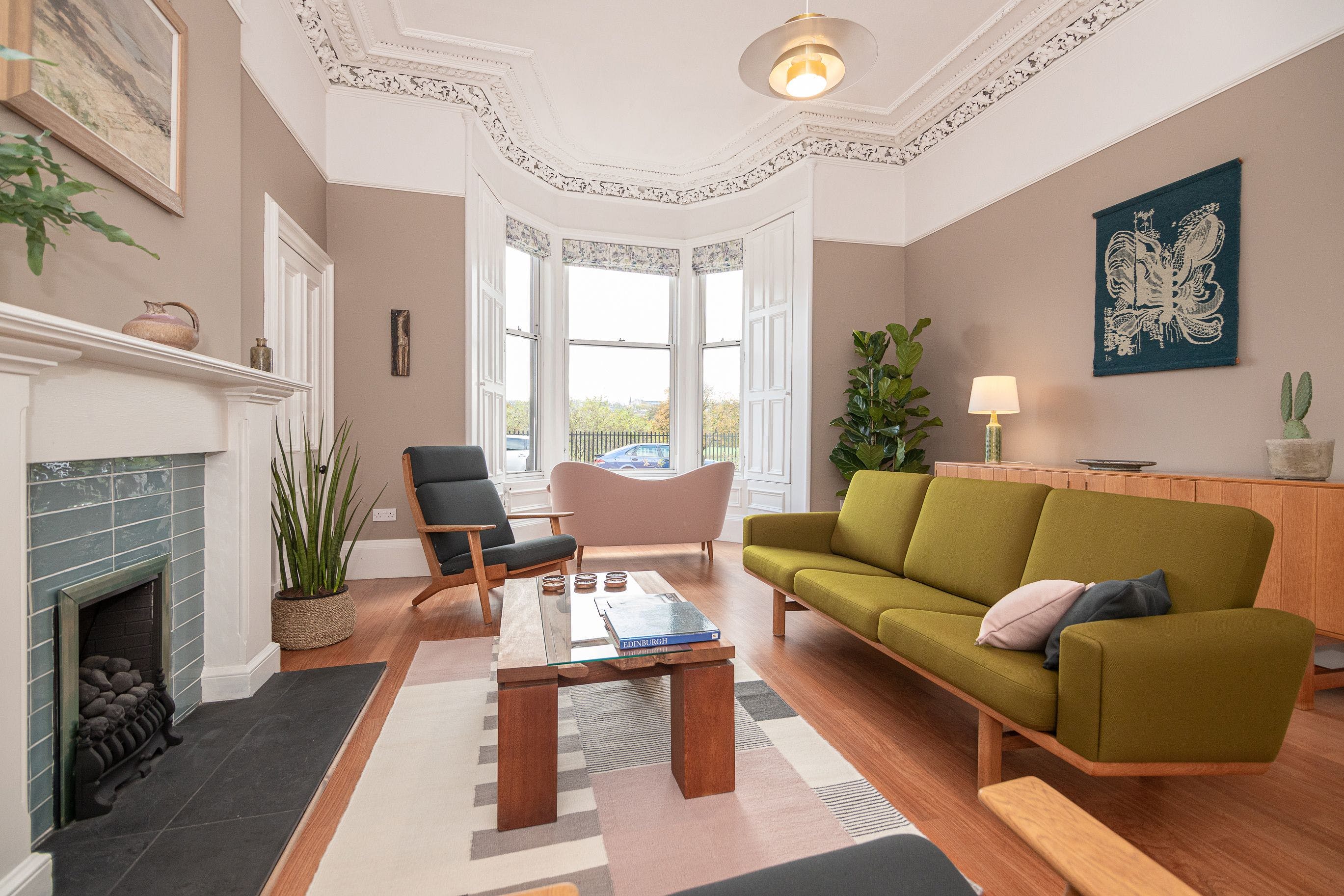 Apartment Helm Rowan Stockbridge: Luxury 2-Bedroom Apartment with Private Parking and Sauna, Stockbridge Edinburgh