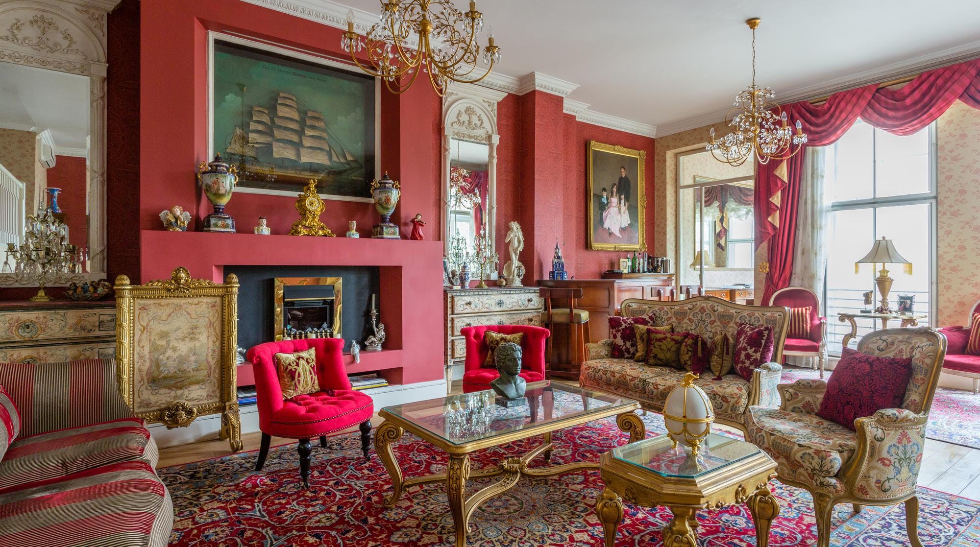Apartment Vermilion Caen South Kensington: Luxury 4-Bedroom Apartment with Fireplace and Balcony, South Kensington