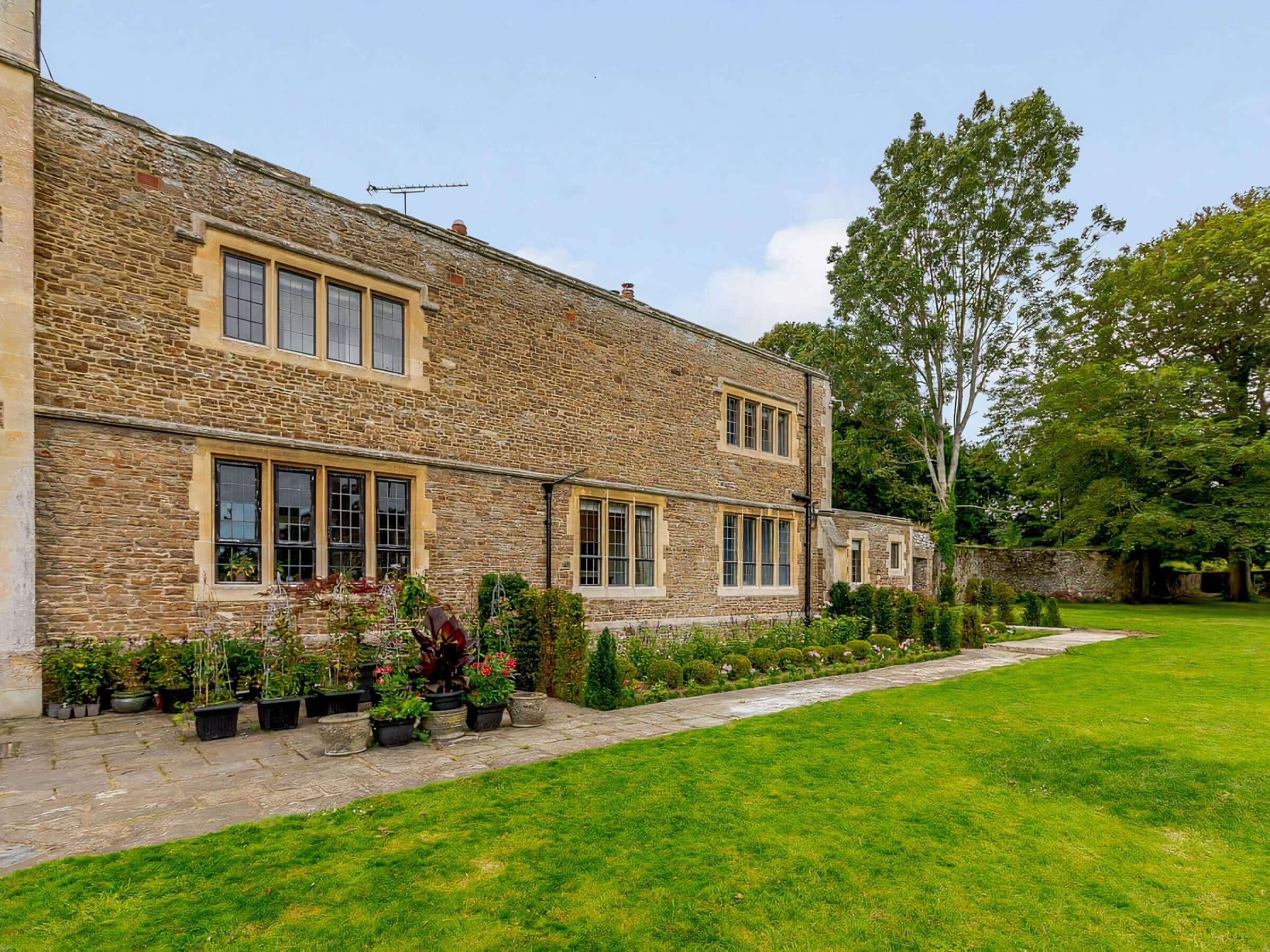 Apartment Zephyr Gorse Tillingham Rye: Luxury 2-Bedroom Apartment with Hot Tub and Sea Views, Rye East Sussex