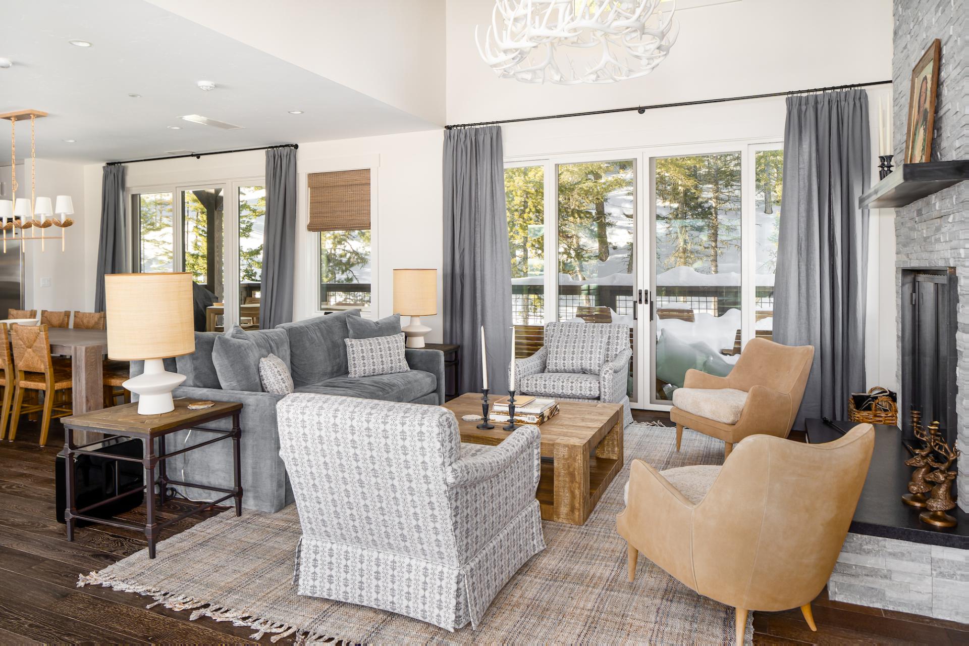 Cabin Boreas Montana Pines Gallatin: Luxury 4-Bedroom Ski Chalet with Hot Tub and Fireplace, Gallatin County Montana