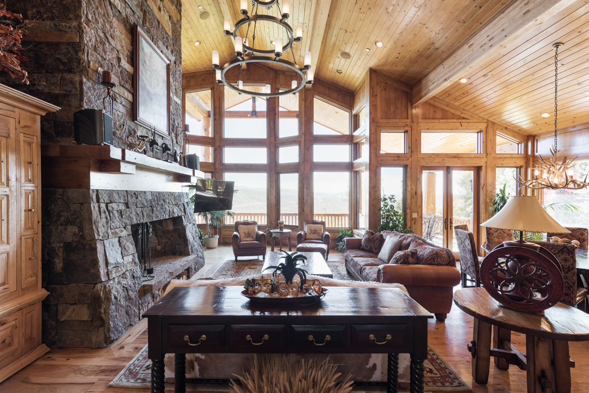 Cabin Vaudaire Jeremy Park City: Luxury 6-Bedroom Ski Chalet with Hot Tub and Fireplace, Park City