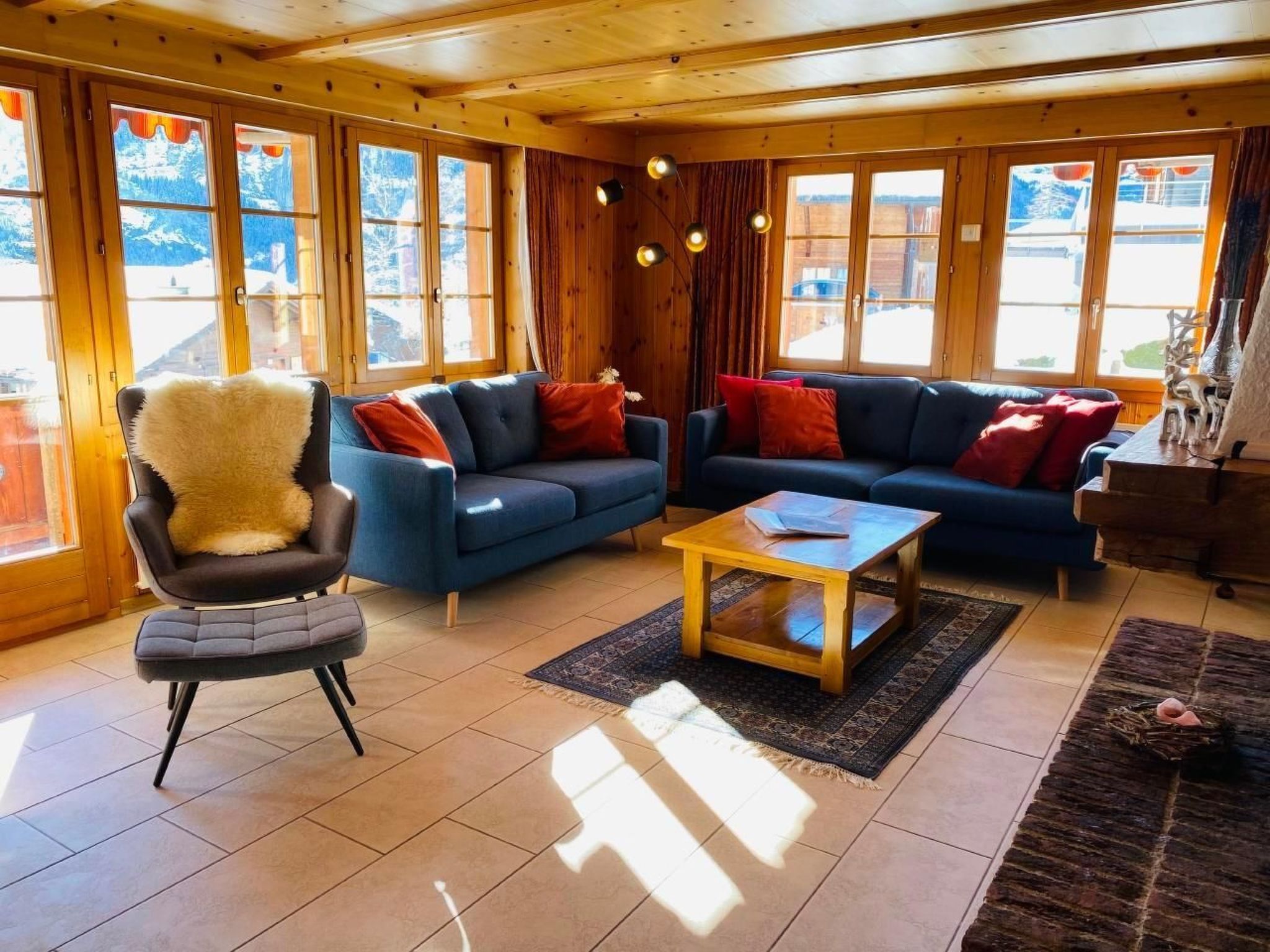 Chalet Alpweid Grindelwald: Ski Chalet Grindelwald Switzerland with Three Bedrooms and Mountain Views