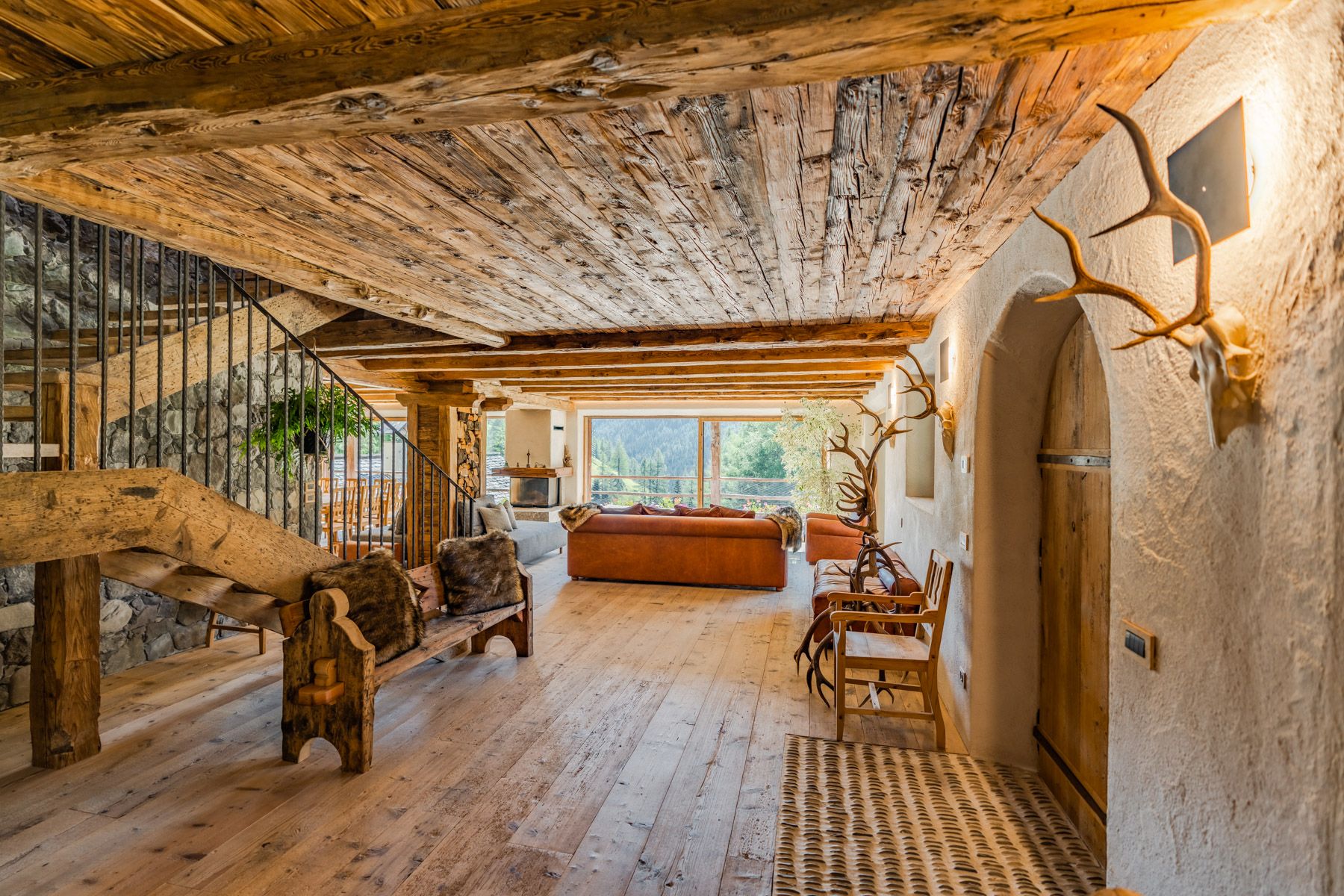 Chalet Cristallo Arabba Livinallongo: 8-Bedroom Dolomites Ski Chalet with Spa, Pool & Mountain Vie