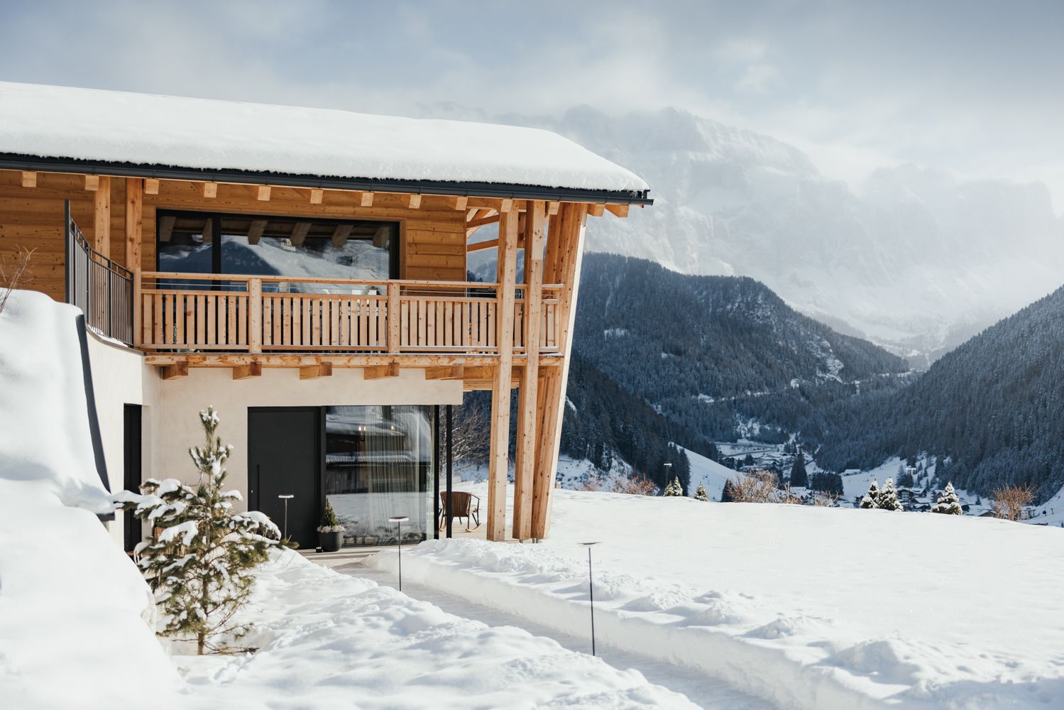 Chalet Cristallo Stevia Selva: 4 Bedroom Ski Chalet with Heated Pool and Spa in the Dolomit