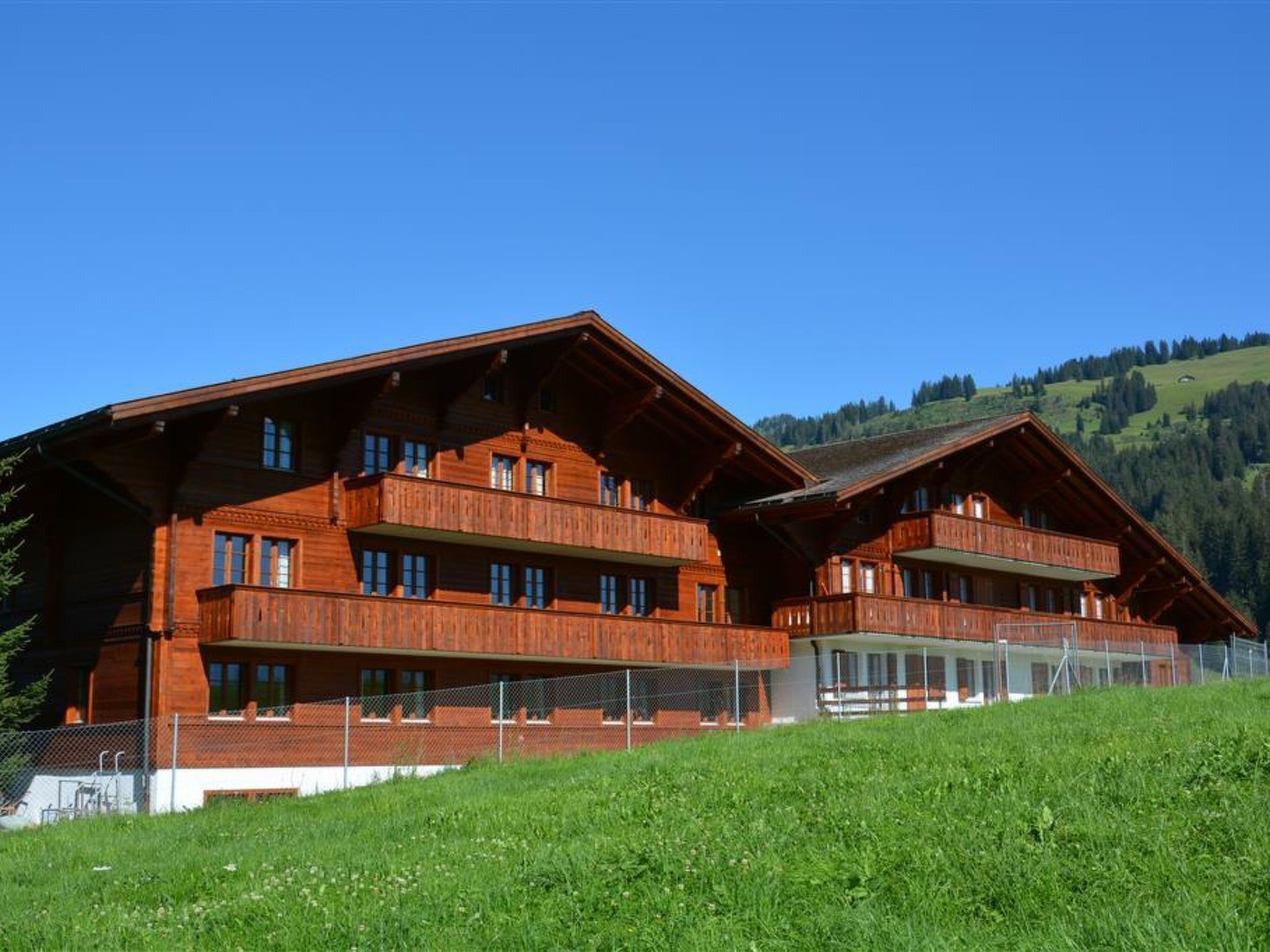 Chalet Fohn Gstaad: Spacious 6-Bedroom Luxury Chalet Sleeping Twelve Guests Near Gstaad Switzerland