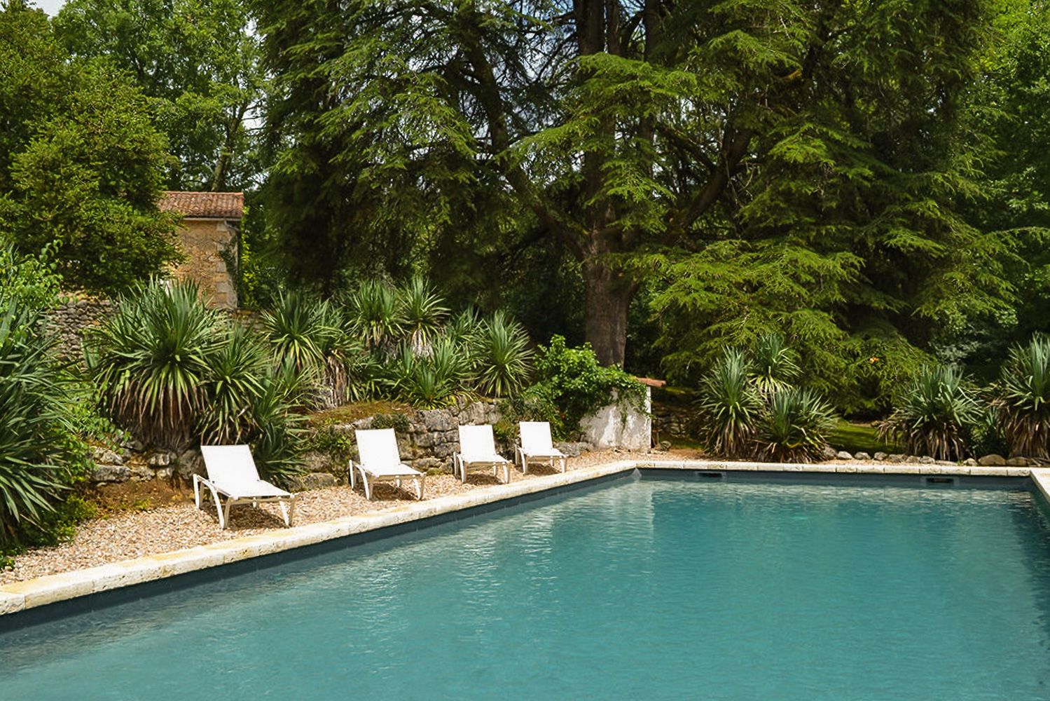 Château Ambre Combes Dordogne: 5-Bedroom Villa with Private Pool, Spa & Tennis Court in Dor
