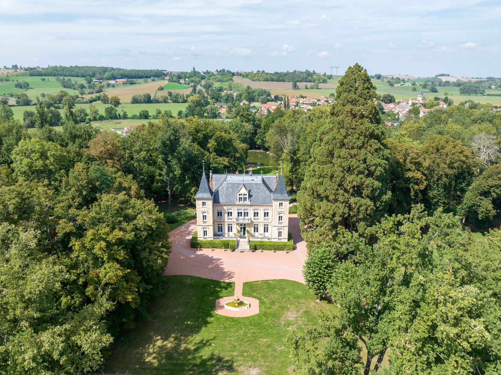 Château Cerisier Belvey Magnet: 6-Bedroom Belle Époque Château Rental in Magnet with 20-Acre