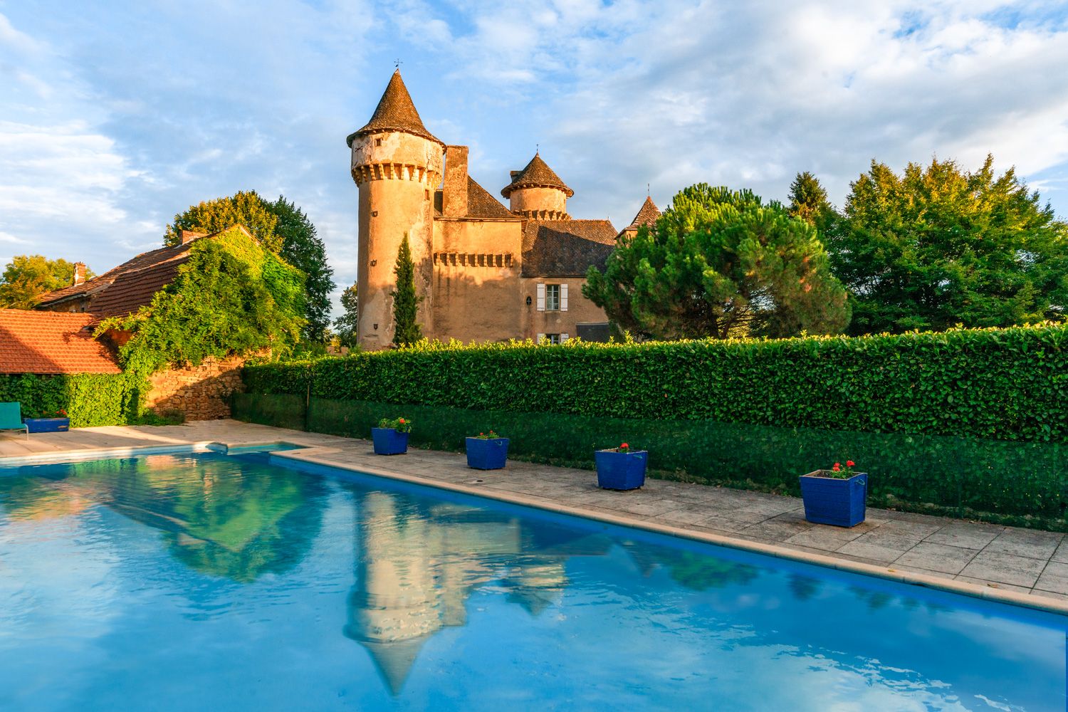 Château Lumière Castanet Lugan: 5-Bedroom Historic Château with Spa and Countryside Views in