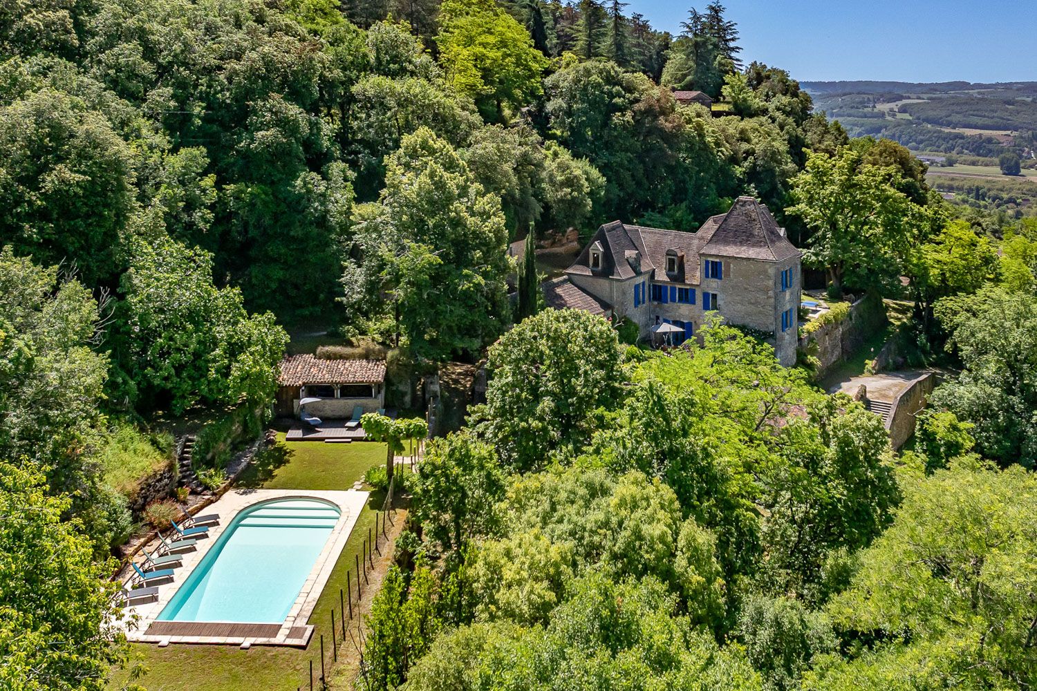 Château Ramure Bézenac Sarlat: 6-Bedroom Medieval Château with Spa, Tennis Court & Valley V