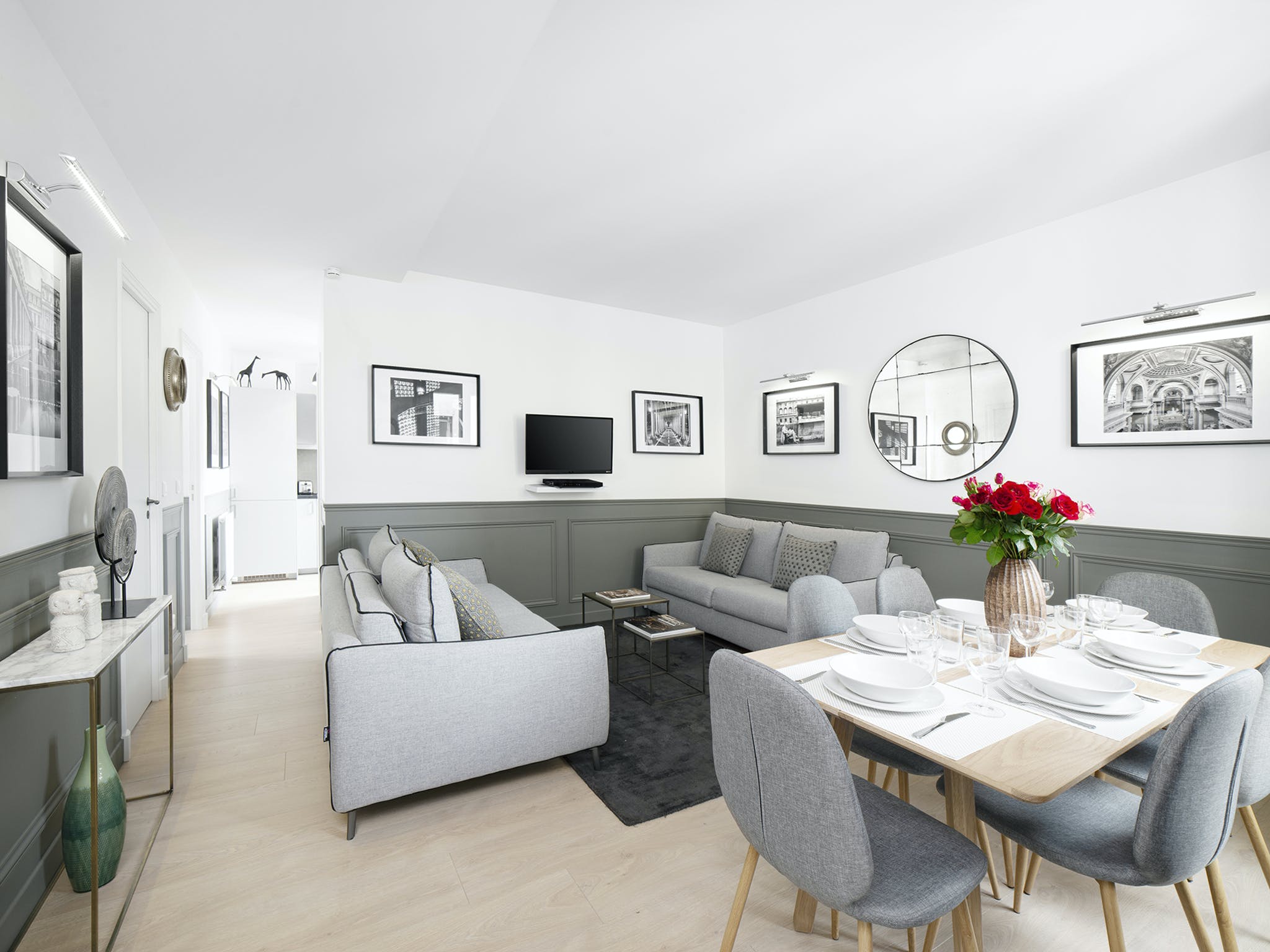 Château Safran Bonne Nouvelle Paris: Luxury 2-Bedroom Apartment with Spa and Family-Friendly Features in Grands Boulevards Paris