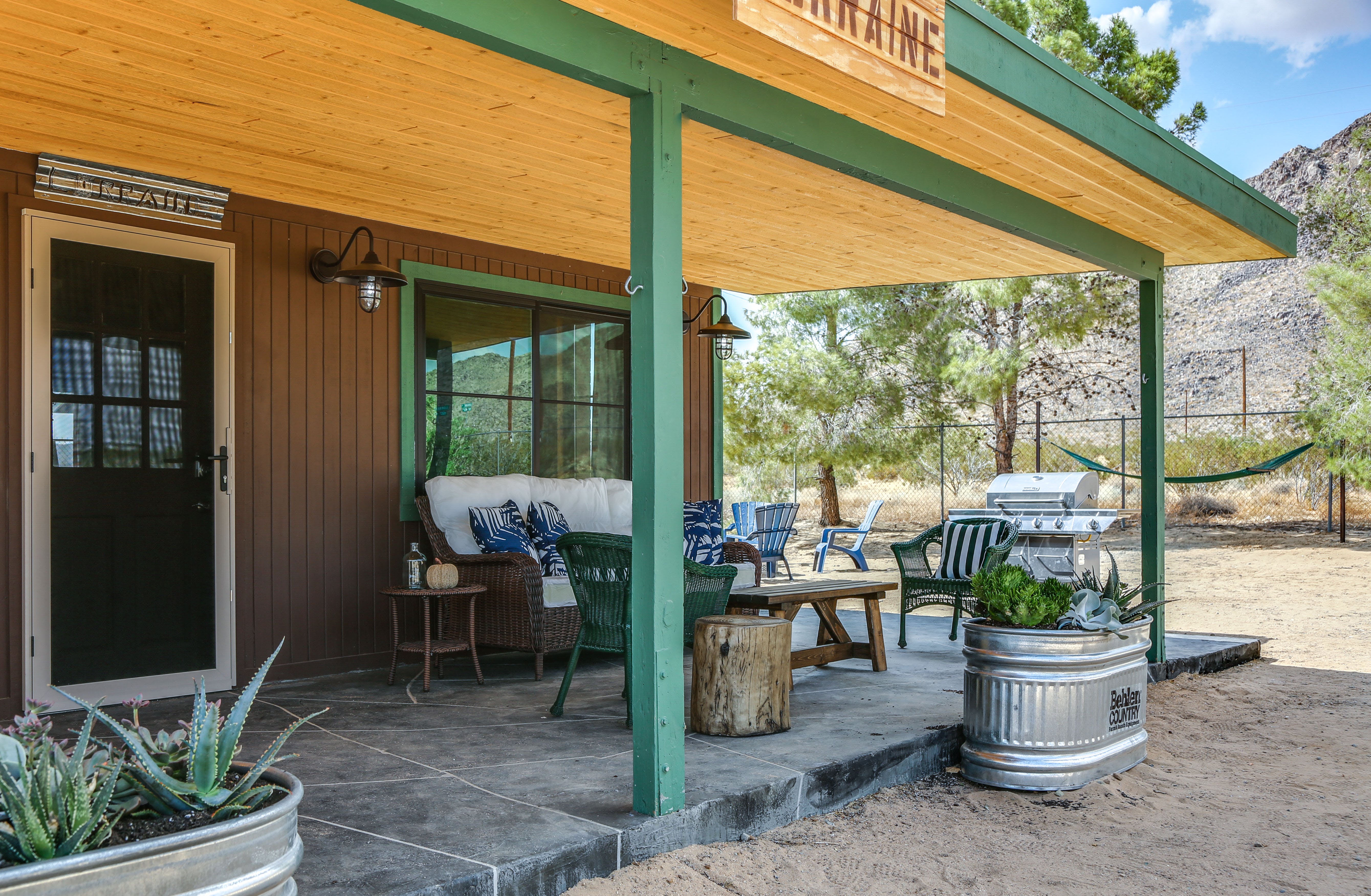 Cottage Harmattan Joshua Tree: Romantic 2-Bedroom Cottage with Hot Tub and BBQ, Joshua Tree