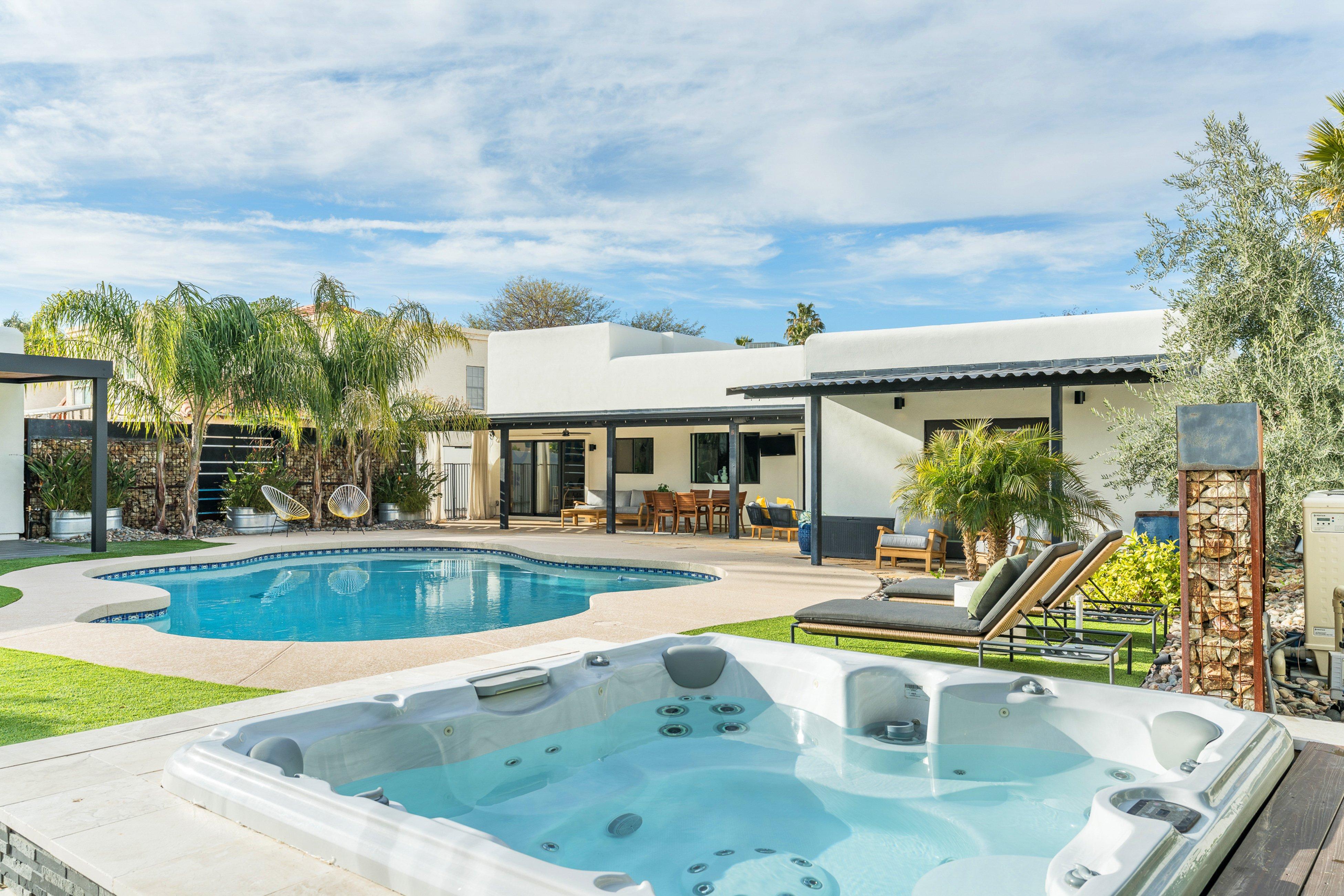 Cottage Harmattan Papago Phoenix: Luxury 4-Bedroom Cottage with Private Pool and Hot Tub, Phoenix