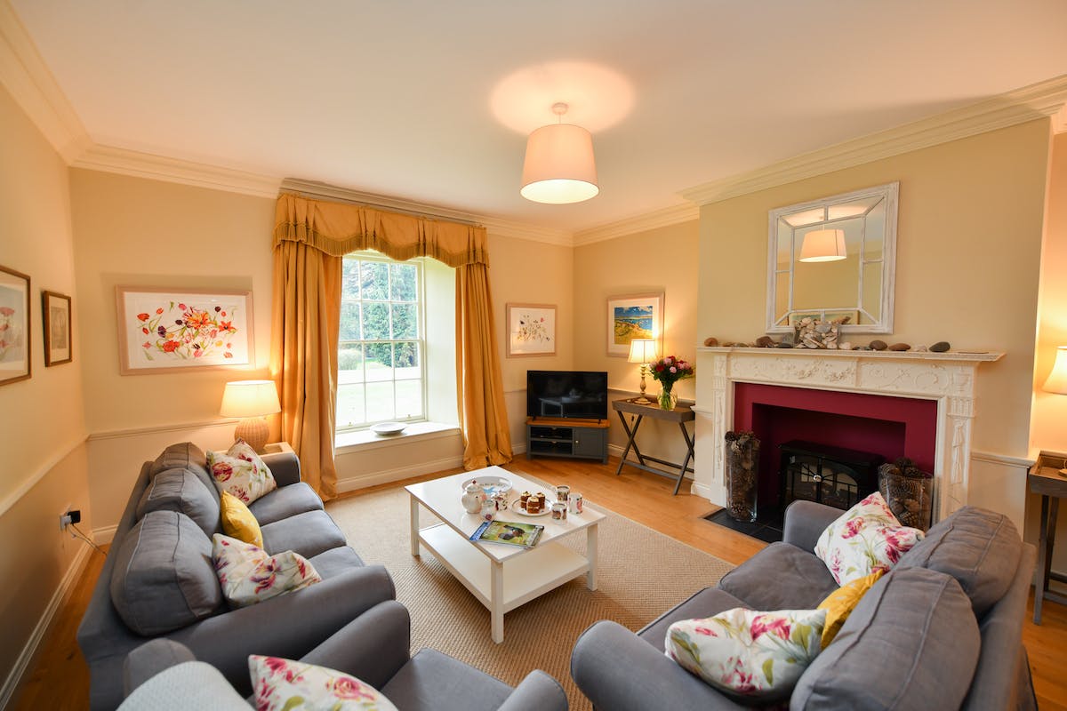 Cottage Helm Corsewall Kirkcolm: Luxury 3-Bedroom Cottage with Sea Views and Private Parking, Dumfries & Galloway