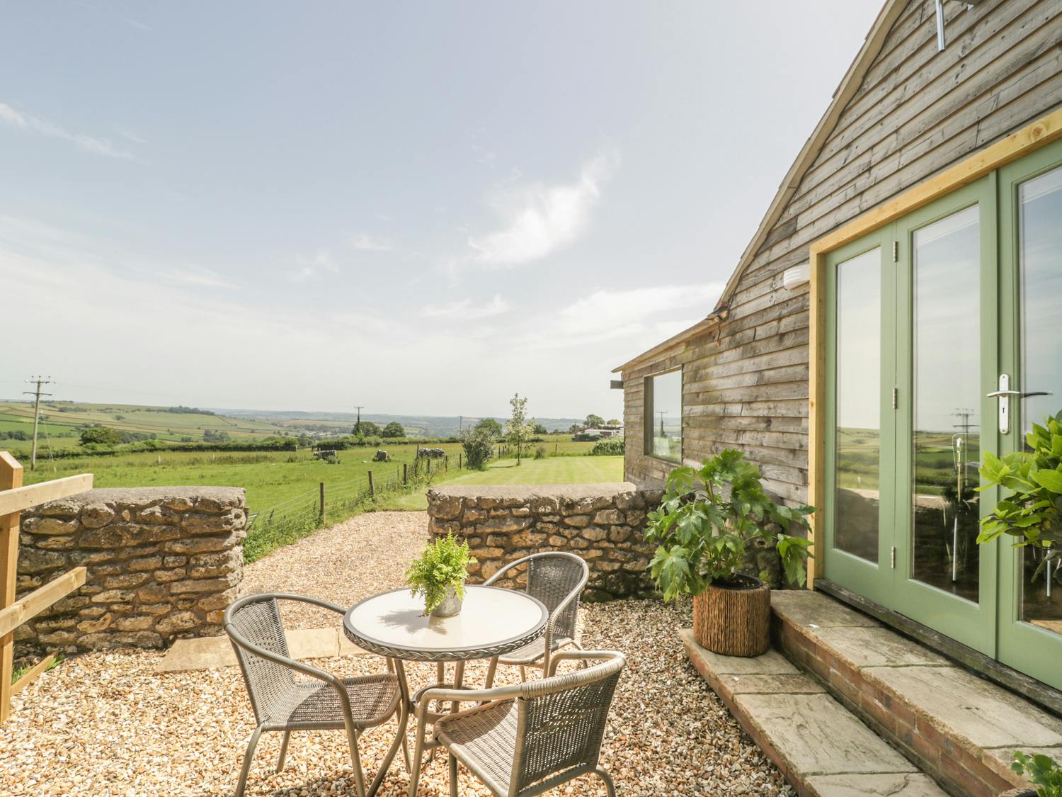 Cottage Helm Dundry Somerset: Romantic 2-Bedroom Cottage with Spa and Countryside Views, Somerset