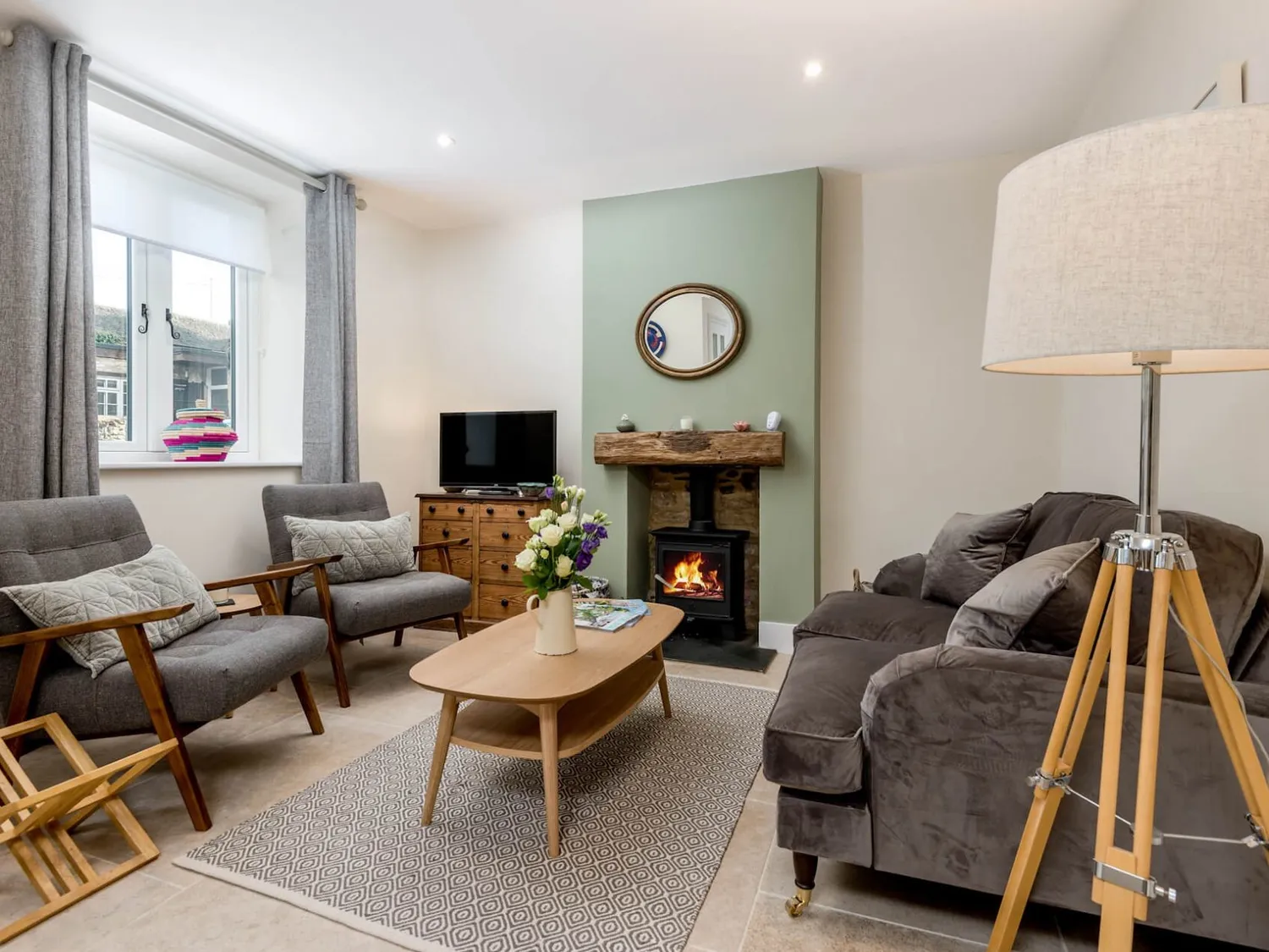 Cottage Helm Frairs Burford: Luxury 3-Bedroom Cottage with Spa and Private Parking, Burford, Oxfordshire