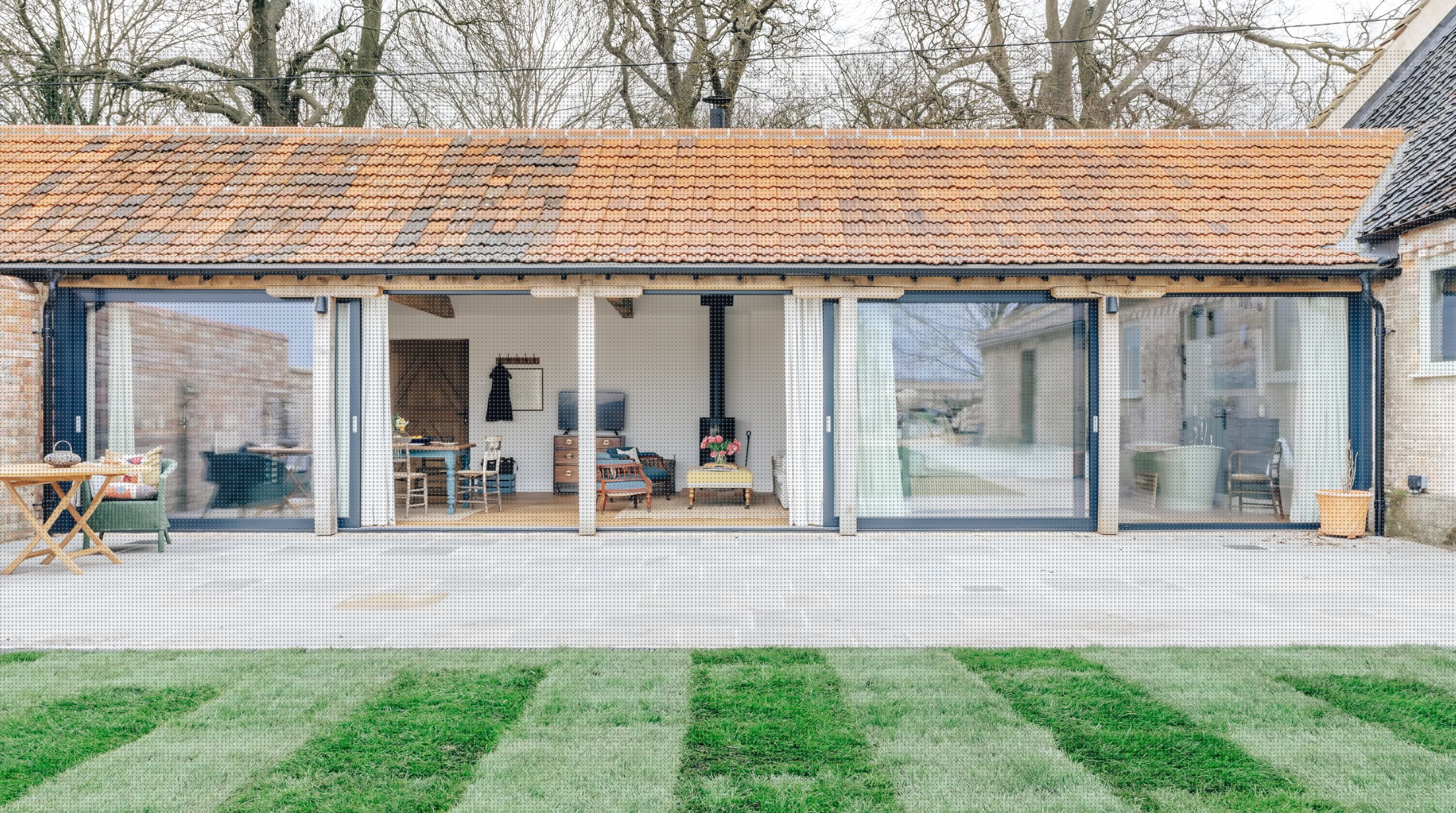 Cottage Helm Fraisthorpe Norfolk: Romantic 1-Bedroom Cottage with Spa and Countryside Views, Norfolk