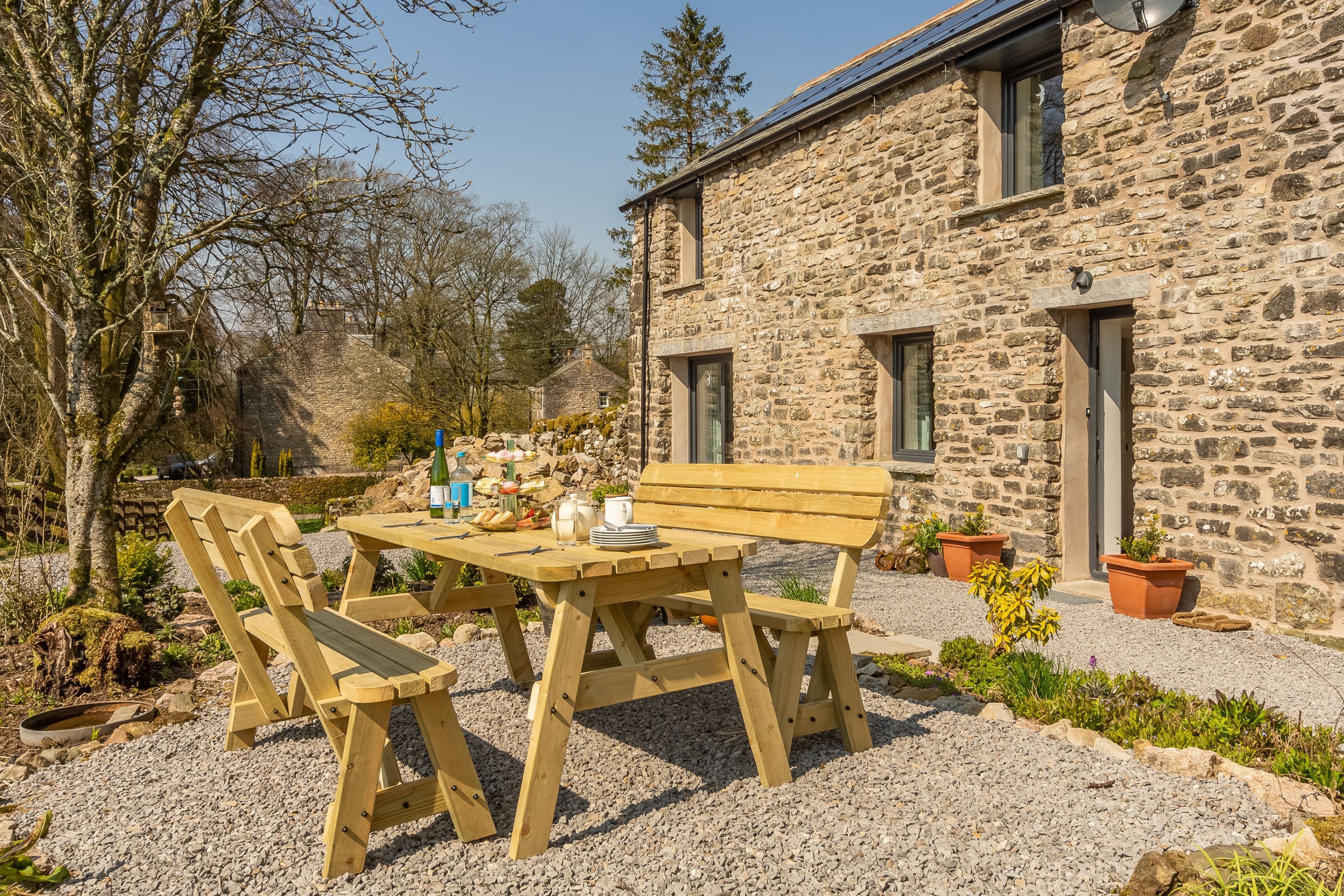 Cottage Helm Fraught Orton: Charming 3-Bedroom Holiday Cottage with Spa and Countryside Views, Lake District
