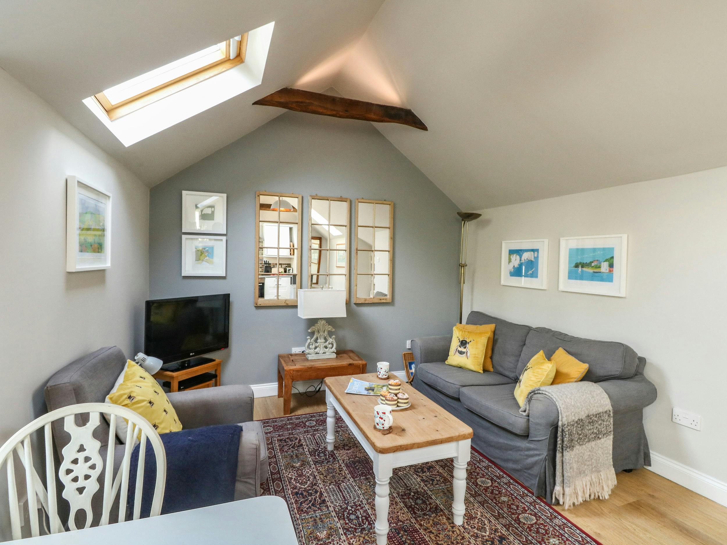 Cottage Helm Fraunhofer Weymouth: Luxury 1-Bedroom Apartment with Spa and Private Parking, Weymouth Dorset