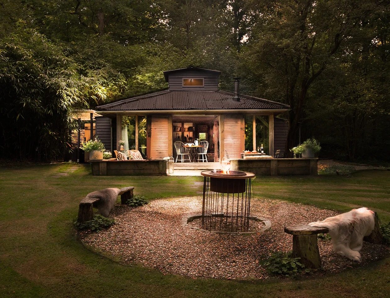 Cottage Helm Goring West Sussex: Charming 1-Bedroom Cottage with Hot Tub and Spa, West Sussex