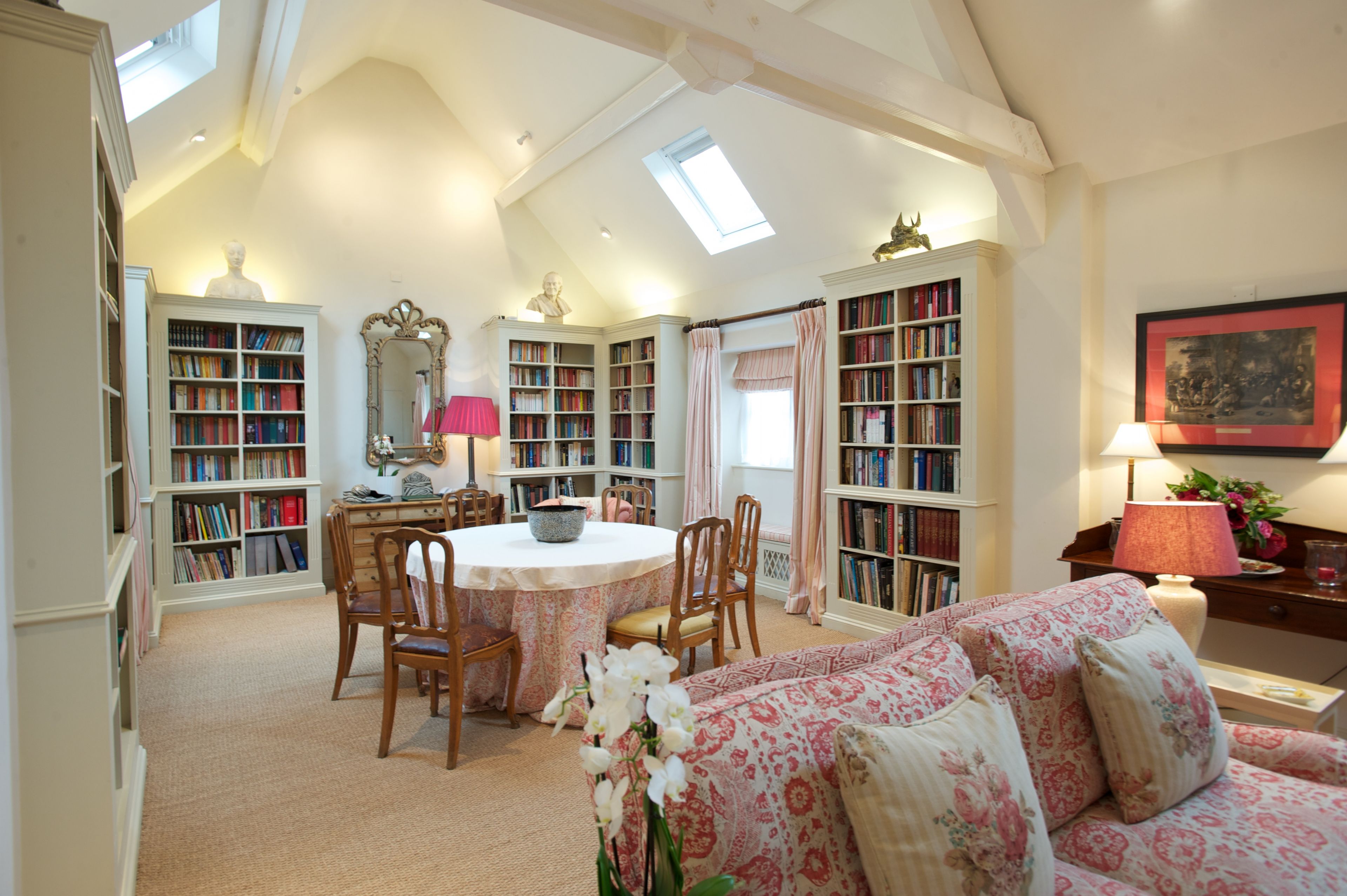 Cottage Helm Hawthorn Bruern Oxfordshire: Luxury 1-Bedroom Cottage with Spa and Gym in Oxfordshire